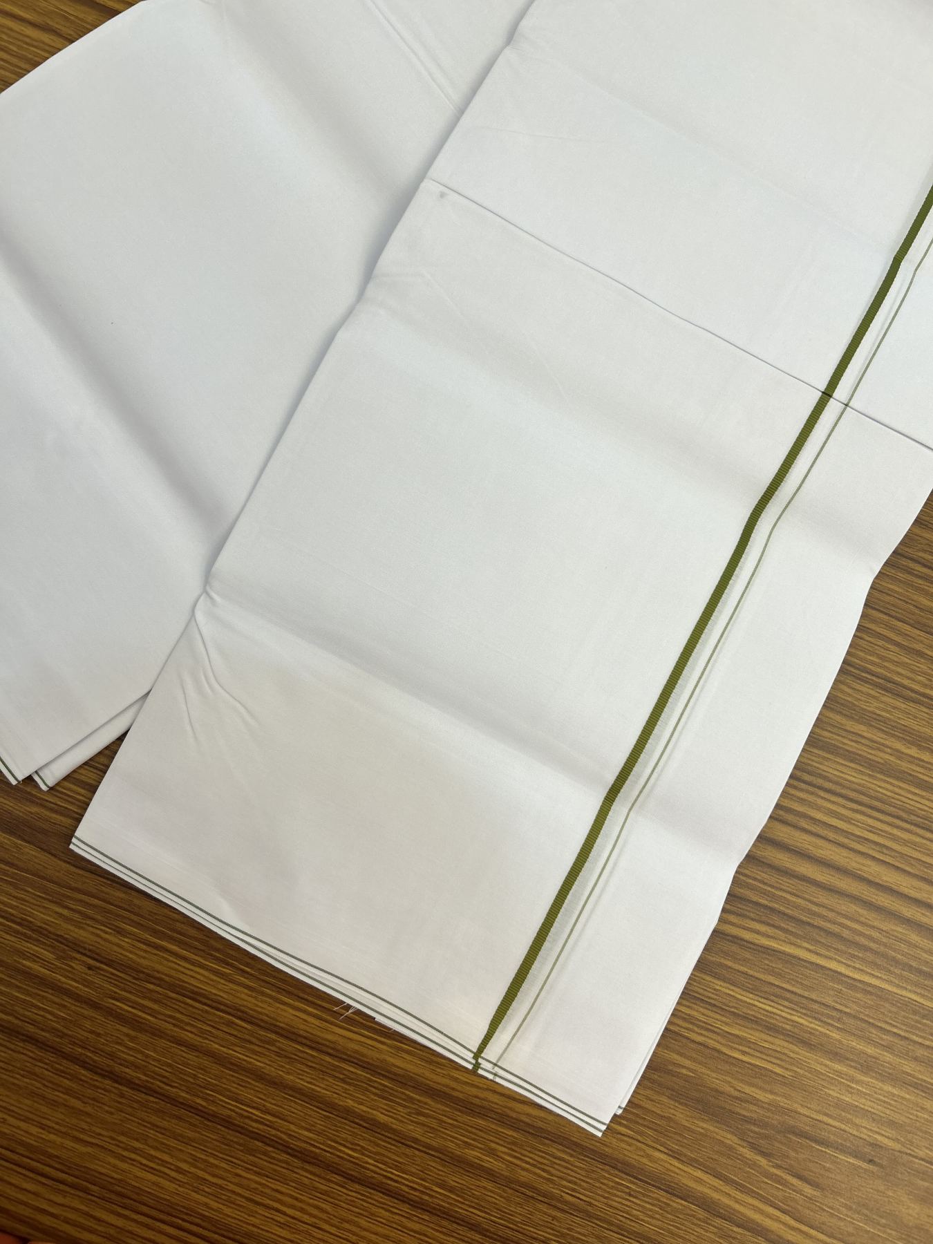 20% Discount !! KaithariKada Wrinkle Free Mercerised Cotton Pure White Single Mundu/Dhoti- (40s) - 0.25 cm Olive Green Kara (2 meter / 4 muzham) - 28 KK5336 UAT