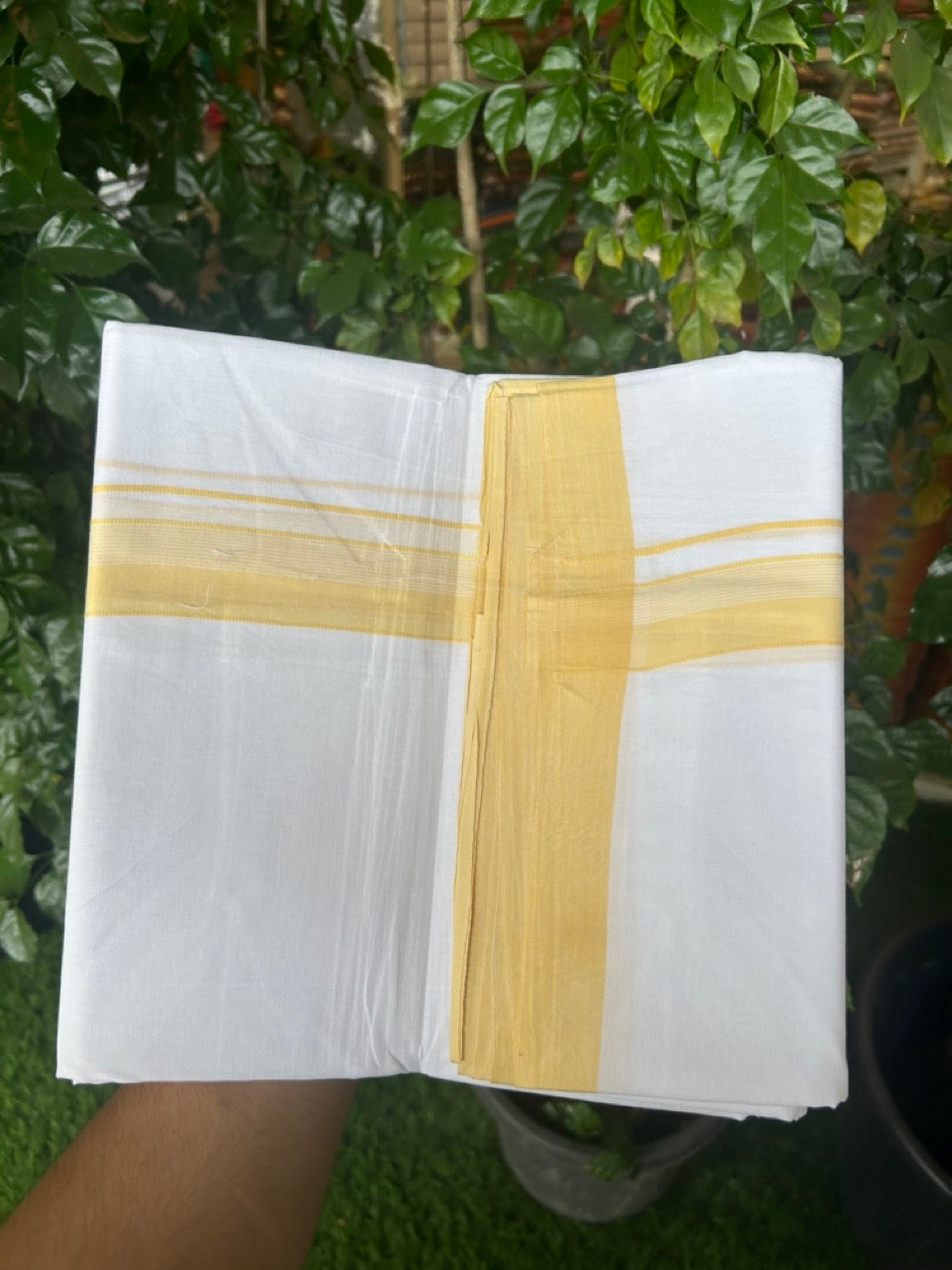 KaithariKada Handloom Millpaav Balaramapuram - 100% Pure Cotton Double Mundu/Dhoti Pure white - 80x90 - 1.25 inch Yellow shaded striped Kara 4 mtr (8.5 Muzham) - 16 KK5263 YAR
