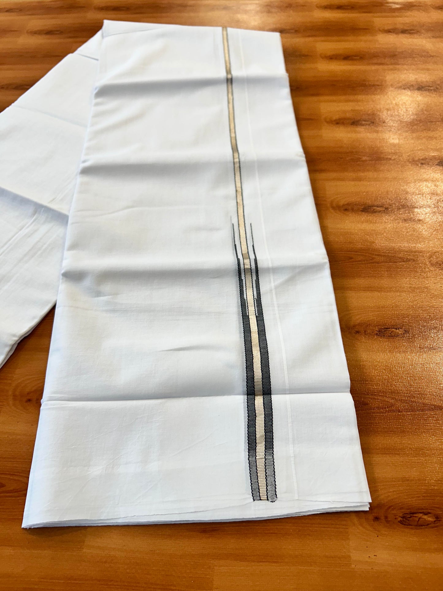 Double Pure White Mundu/ Dhoti - 20% Discount ! Kaitharikada Balaramapuram 100% Cotton 100x80 - 0.75 inch Silver Kasav & Black Striped Puliyilakkara One Side Chutty Kara 3.90 mtr (8 muzham) - 11 KK5446 VAS