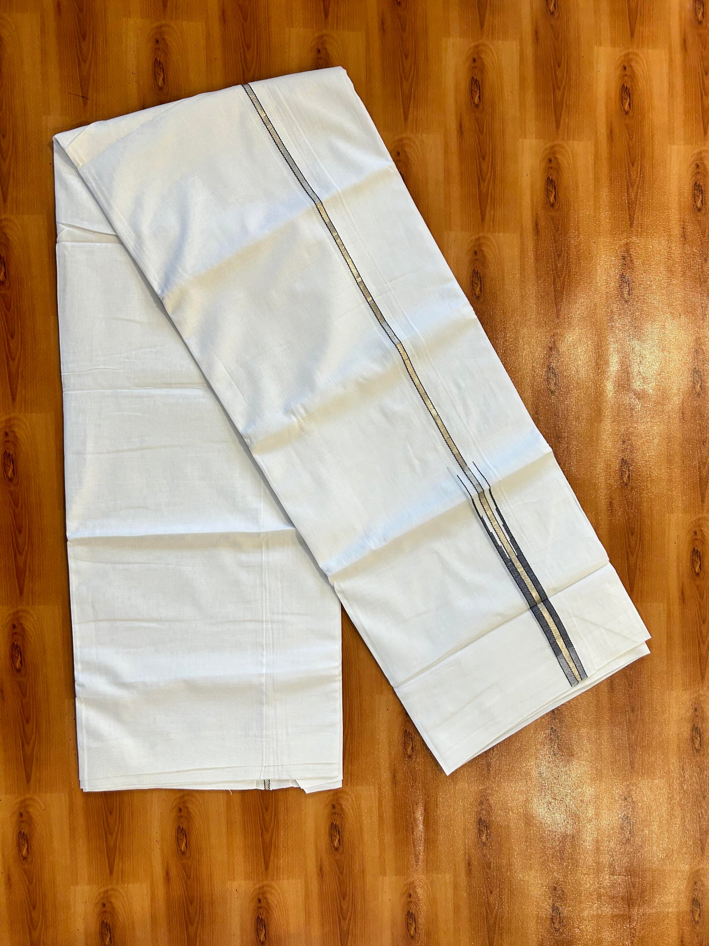 Double Pure White Mundu/ Dhoti - 20% Discount ! Kaitharikada Balaramapuram 100% Cotton 100x80 - 0.75 inch Silver Kasav & Navy Blue Striped Puliyilakkara One Side Chutty Kara 3.90 mtr (8 muzham) - 10 KK5446 VAS