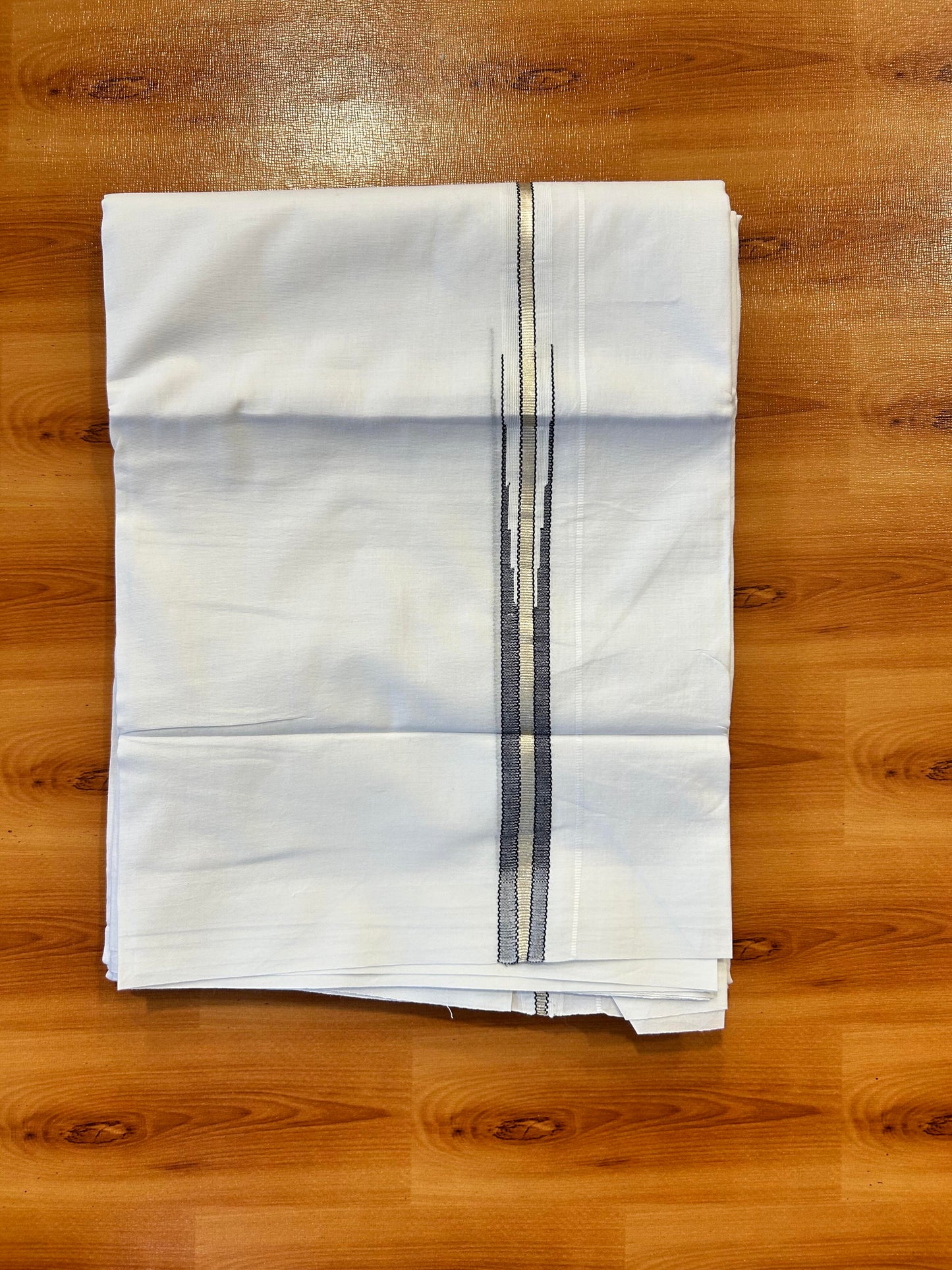 Double Pure White Mundu/ Dhoti - 20% Discount ! Kaitharikada Balaramapuram 100% Cotton 100x80 - 0.75 inch Silver Kasav & Navy Blue Striped Puliyilakkara One Side Chutty Kara 3.90 mtr (8 muzham) - 10 KK5446 VAS