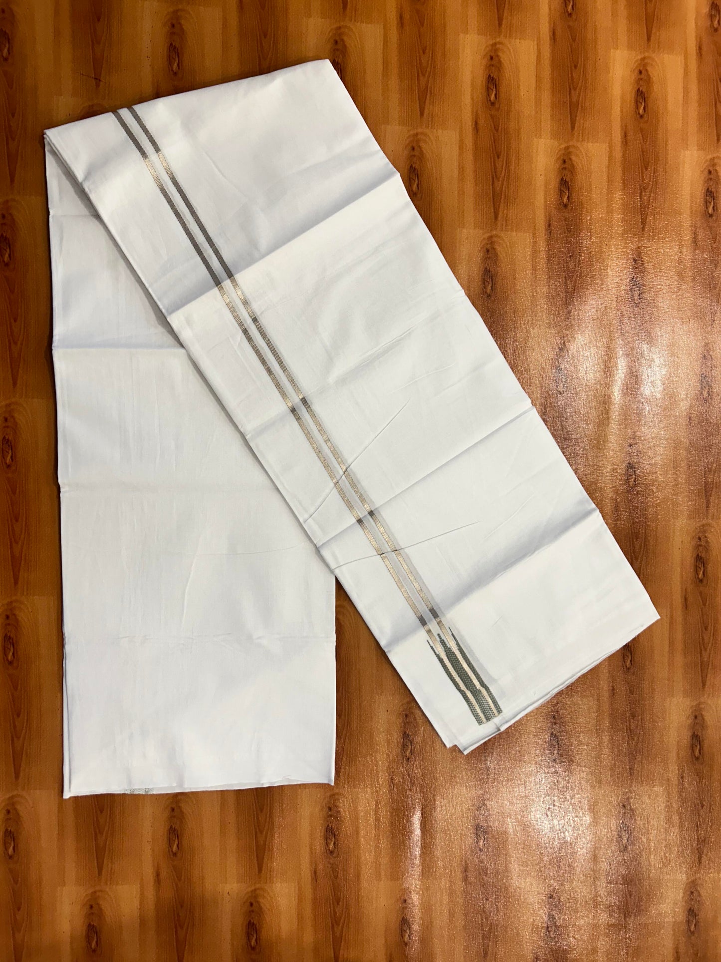 Double Pure White Mundu/ Dhoti - 20% Discount ! Kaitharikada Balaramapuram 100% Cotton 100x80 - 1 inch Silver Kasav & Sage Green Puliyilakkara Chutty Kara 3.90 mtr (8 muzham) - 12 KK5446 VAS