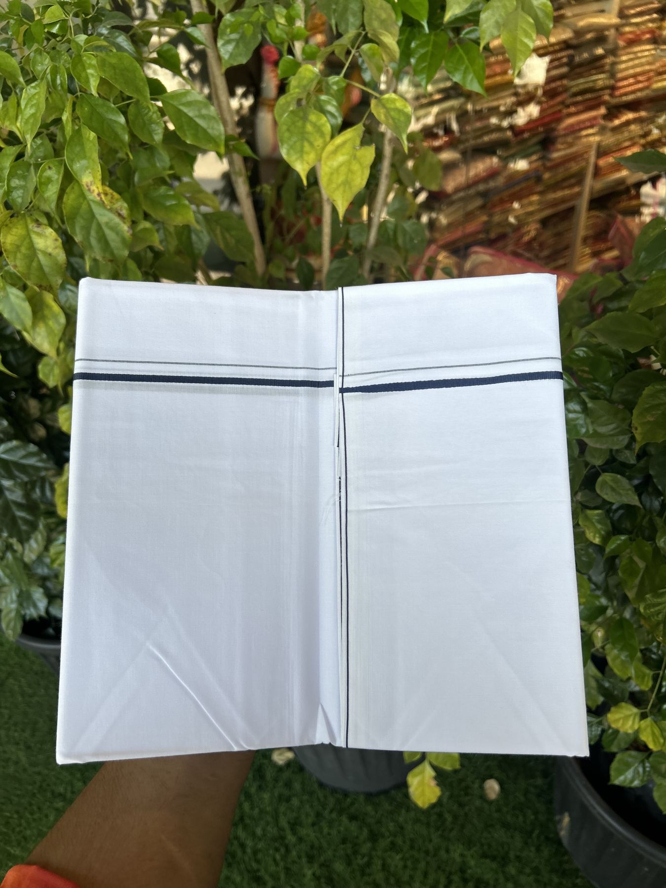 20% Discount !! KaithariKada Wrinkle Free Mercerised Cotton Pure White Single Mundu/Dhoti- (40s) - 0.25 cm Dark Blue Kara (2 meter / 4 muzham) - 21 KK5336 UAT