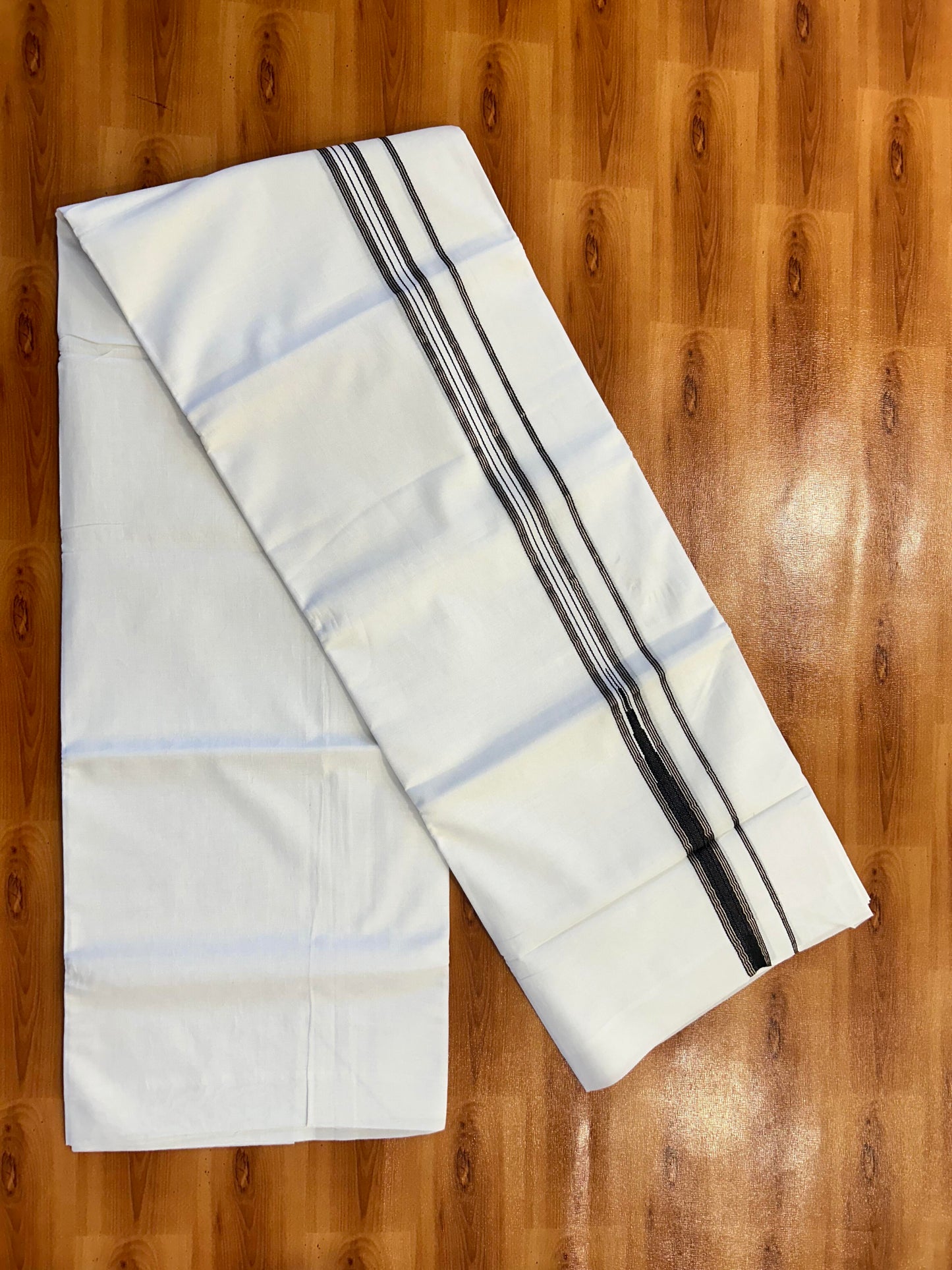 Double Pure White Mundu/ Dhoti - 20% Discount ! Kaitharikada Balaramapuram 100% Cotton 100x80 - 0.75 inch Silver Kasav & Black Striped Puliyilakkara One Side Chutty Kara 3.90 mtr (8 muzham) - 8 KK5446 VAS
