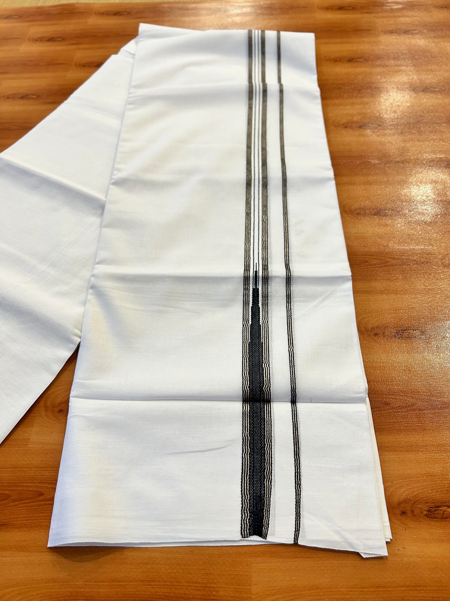 Double Pure White Mundu/ Dhoti - 20% Discount ! Kaitharikada Balaramapuram 100% Cotton 100x80 - 0.75 inch Silver Kasav & Black Striped Puliyilakkara One Side Chutty Kara 3.90 mtr (8 muzham) - 8 KK5446 VAS