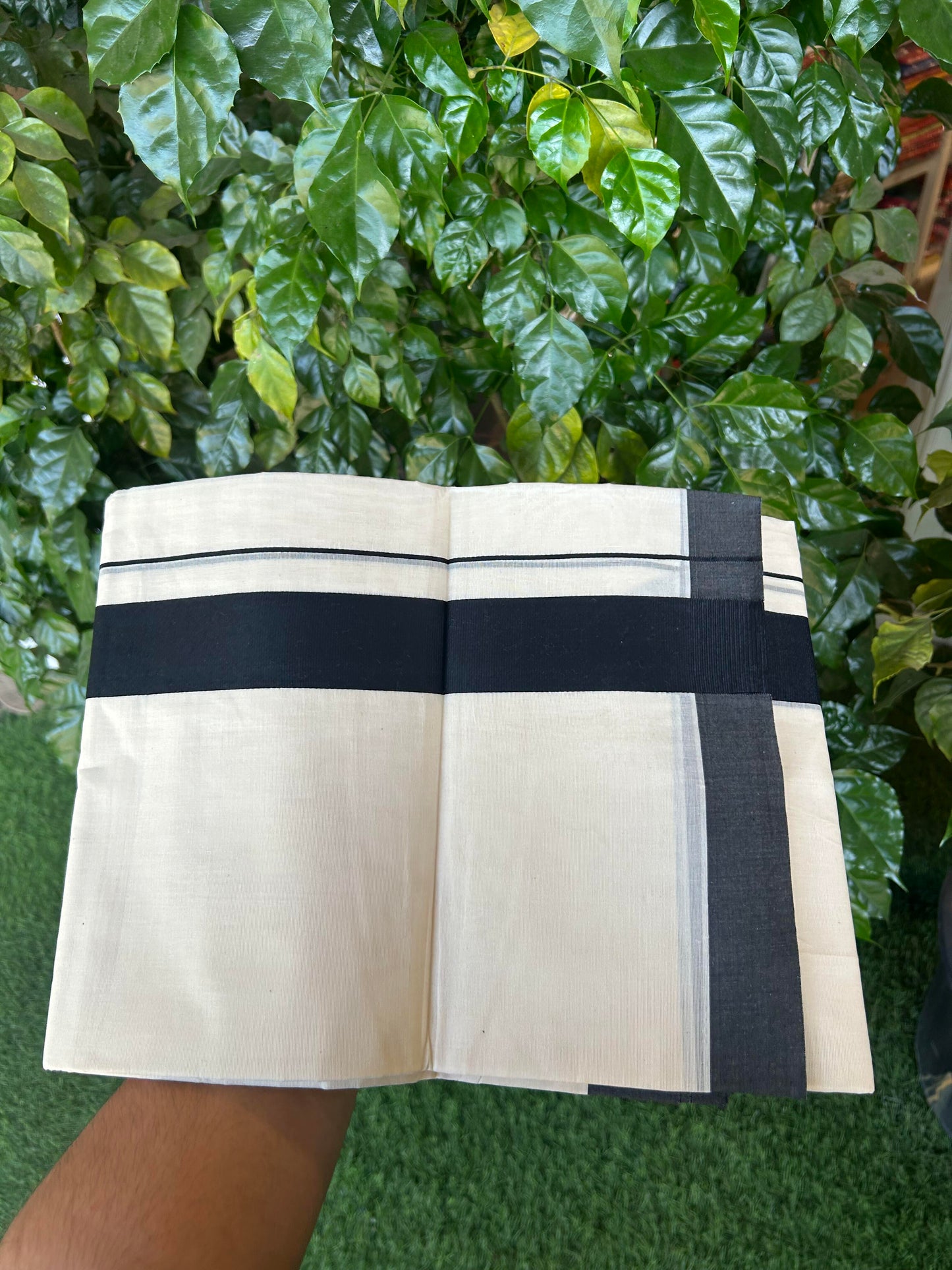 20% Discount! KaithariKada Balaramapuram 100% Cotton Double Off White Mundu/Dhoti- 100x80 - 1.5 inch Black Kara 4 mtr (8.5 muzham) - 185 KK5361 PMC
