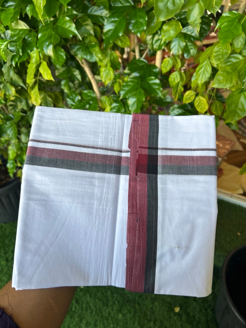 DMK Veshti - 19% DISCOUNT! KaithariKada 100% Cotton Pure white Double Mundu/Dhoti - 100X100 - 1 inch Black & Maroon Shaded kara 3.75 mtr (8 muzham) - 45KK5224 ASH