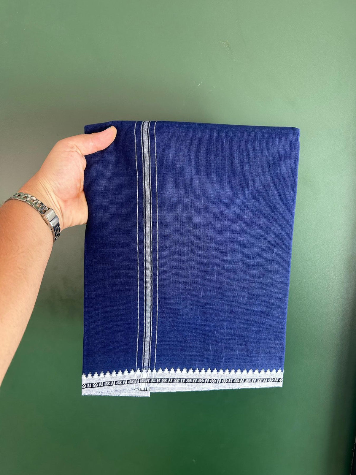 Premium Kathar Type Mund Pure cotton - Kaitharikada - Single Kaily / Lungi - 1 inch White Stripes Kara kuppadam Border with Navy Blue colour body (2 meter / 4 muzham) - 18 KK8079 MUT