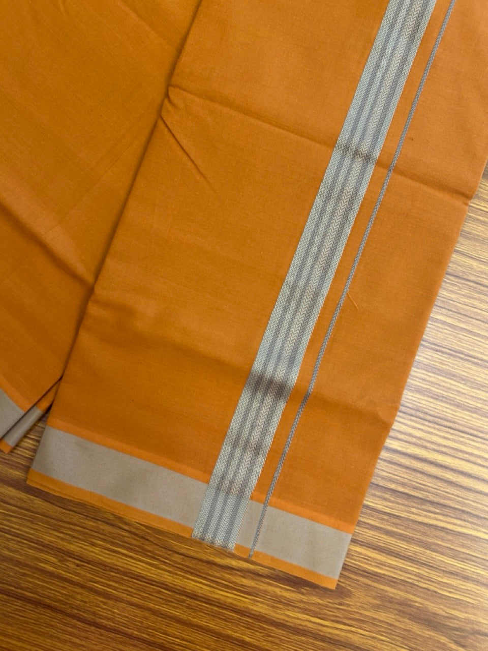 18% Discount!!! Kaitharikada Pure Cotton - Single Kaily / Lungi - 1.25 inch Grey & Ash Zig-zag design kara with Kavi colour body  (2 meter / 4 muzham) - 13KK8018GAN