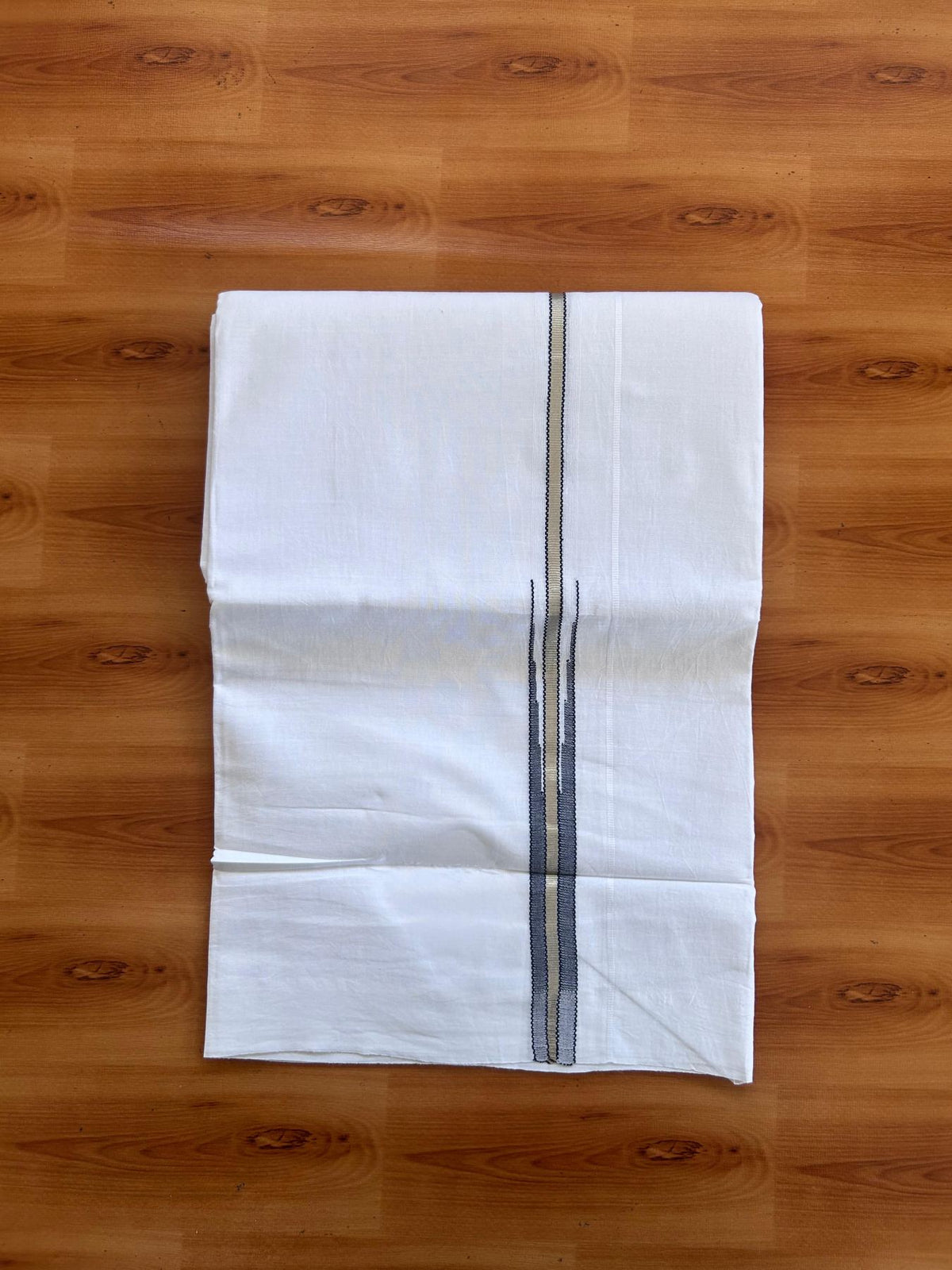 Double Pure White Mundu/ Dhoti - 20% Discount ! Kaitharikada Balaramapuram 100% Cotton 100x80 - 0.75 inch Silver Kasav & Navy Blue Striped Puliyilakkara One Side Chutty Kara 3.90 mtr (8 muzham) - 24 KK5499 CKS