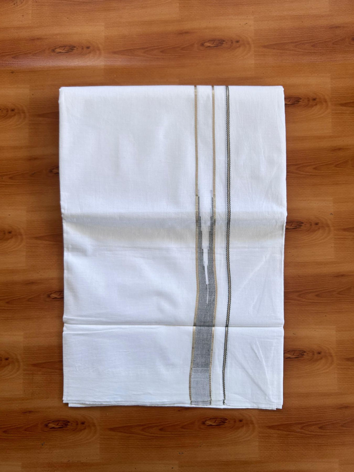 Double Pure White Mundu/ Dhoti - 20% Discount ! Kaitharikada Balaramapuram 100% Cotton 100x80 - 0.75 inch Silver Kasav & Mehandi Green Striped Puliyilakkara One Side Chutty Kara 3.90 mtr (8 muzham) - 26 KK5499 CKS