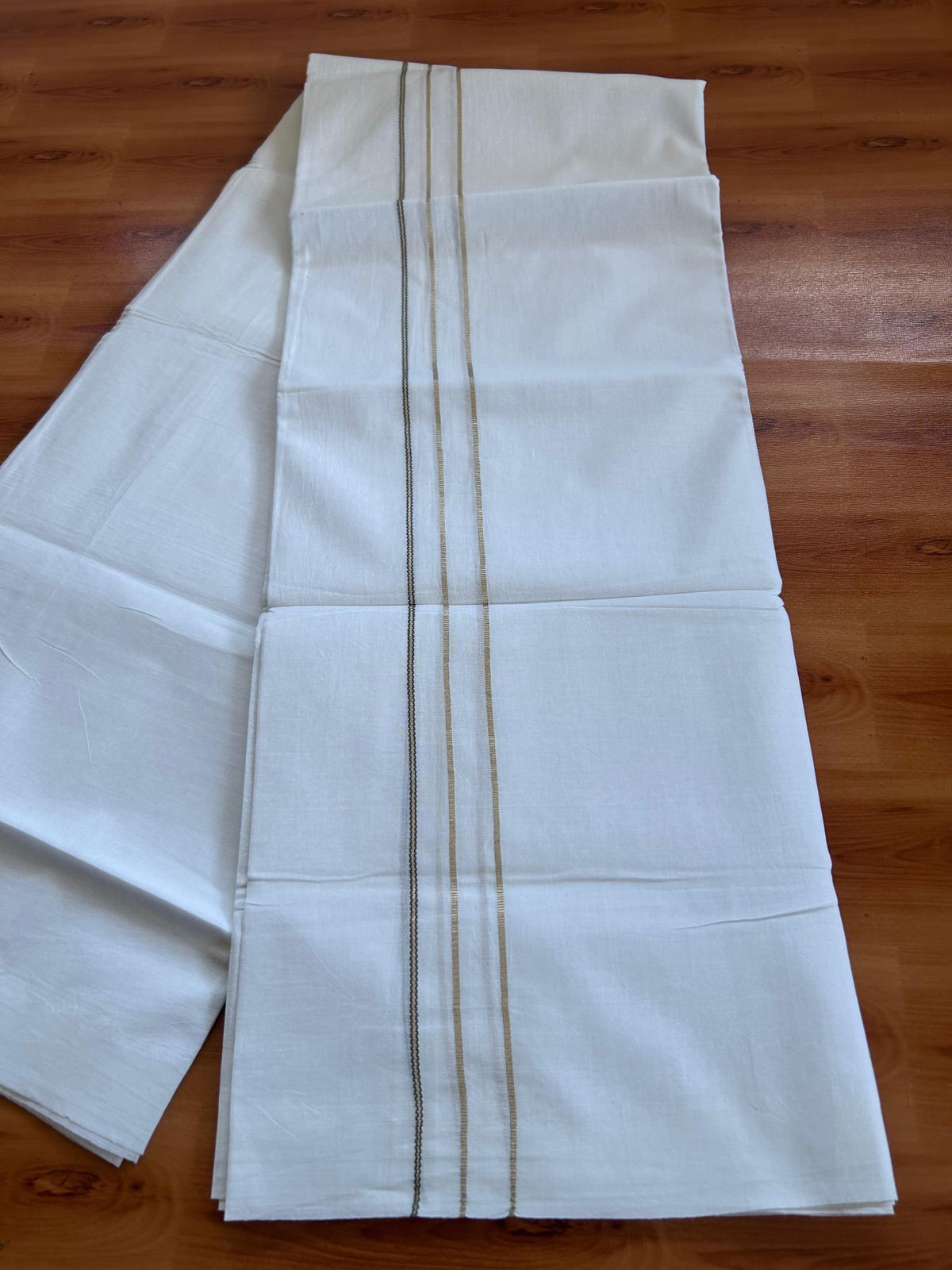 Double Pure White Mundu/ Dhoti - 20% Discount ! Kaitharikada Balaramapuram 100% Cotton 100x80 - 0.75 inch Silver Kasav & Mehandi Green Striped Puliyilakkara One Side Chutty Kara 3.90 mtr (8 muzham) - 26 KK5499 CKS