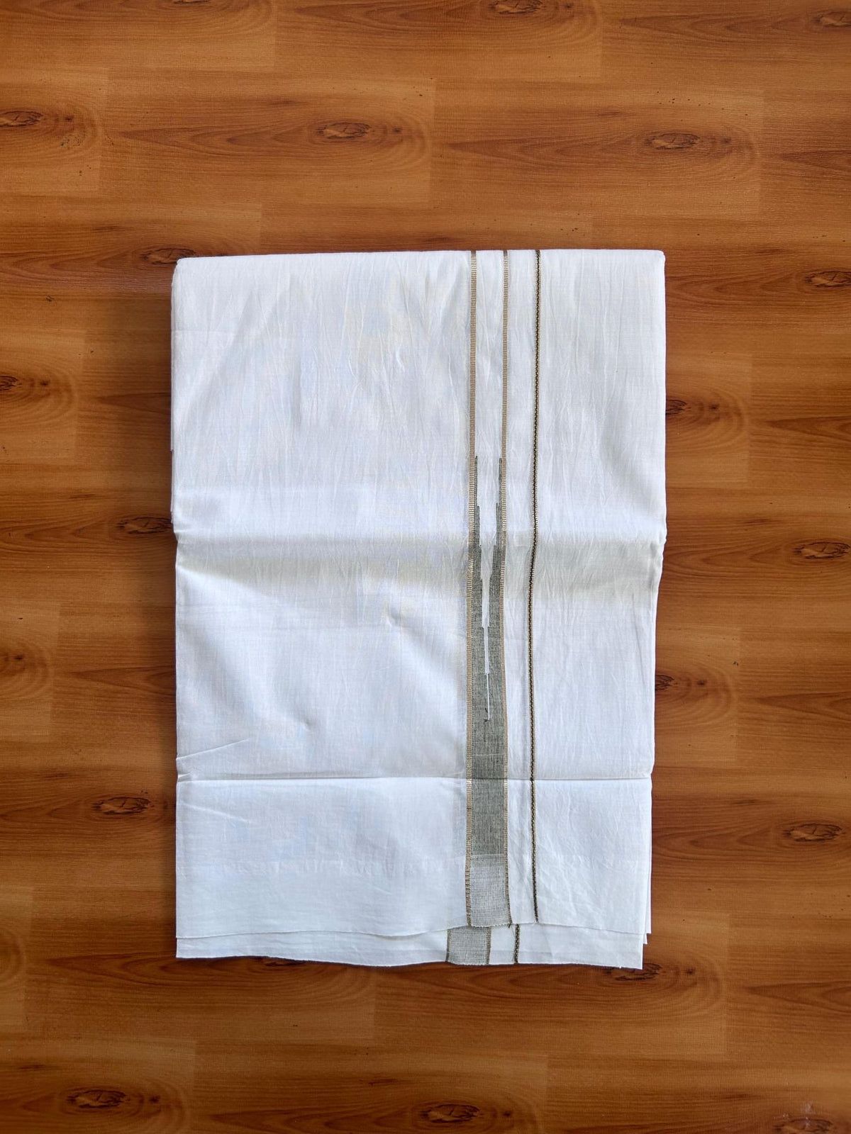 Double Pure White Mundu/ Dhoti - 20% Discount ! Kaitharikada Balaramapuram 100% Cotton 100x80 - 0.75 inch Silver Kasav & Mehandi Green Striped Puliyilakkara One Side Chutty Kara 3.90 mtr (8 muzham) - 25 KK5499 CKS