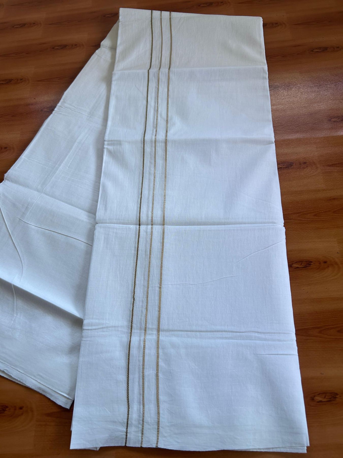 Double Pure White Mundu/ Dhoti - 20% Discount ! Kaitharikada Balaramapuram 100% Cotton 100x80 - 0.75 inch Silver Kasav & Mehandi Green Striped Puliyilakkara One Side Chutty Kara 3.90 mtr (8 muzham) - 25 KK5499 CKS
