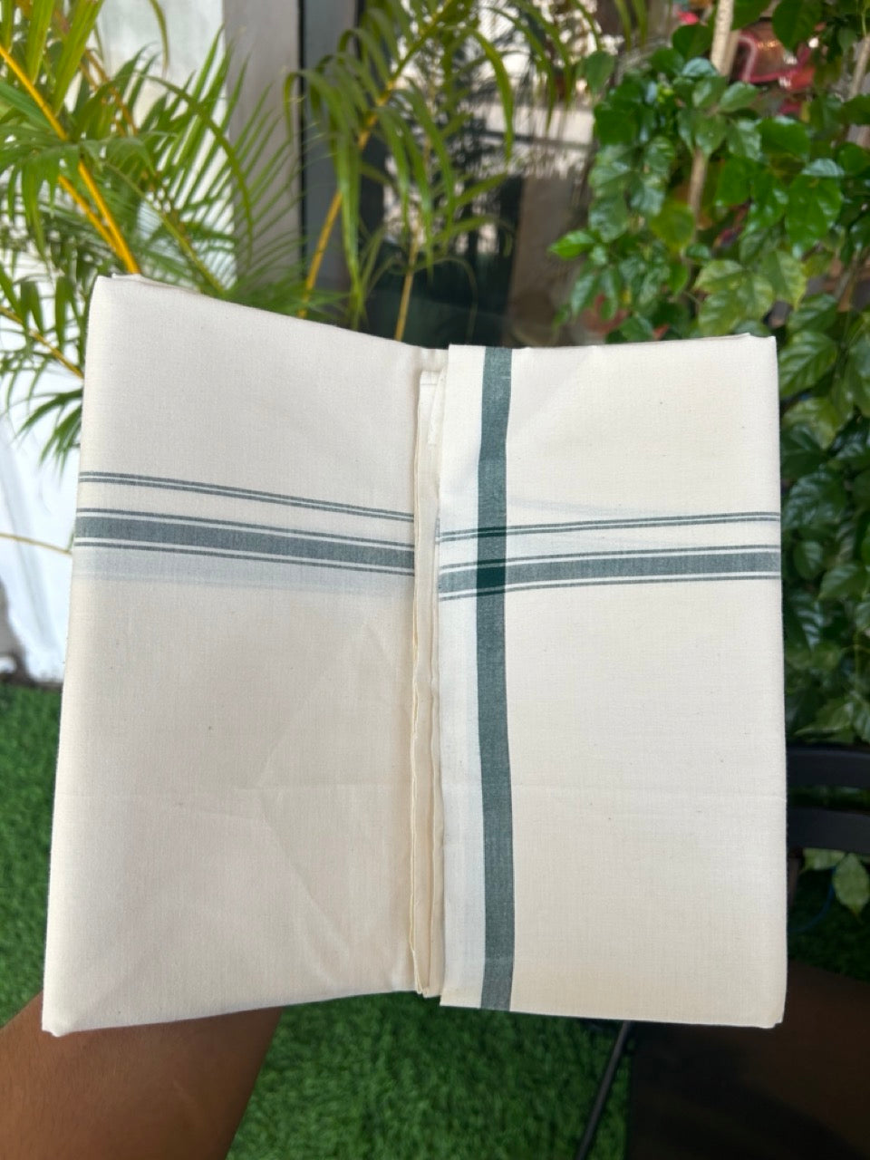 25%Discount! SIGNATURE KAITHARIKADA EXCLUSIVE SINGLE DHOTI - 100% Cotton Balaramapuram HANDLOOM Single Mundu/Dhoti - Off White - (Unbleached) 0.5 inch Green Striped Kara (2 meter / 4 muzham)- 2KK5173KAI