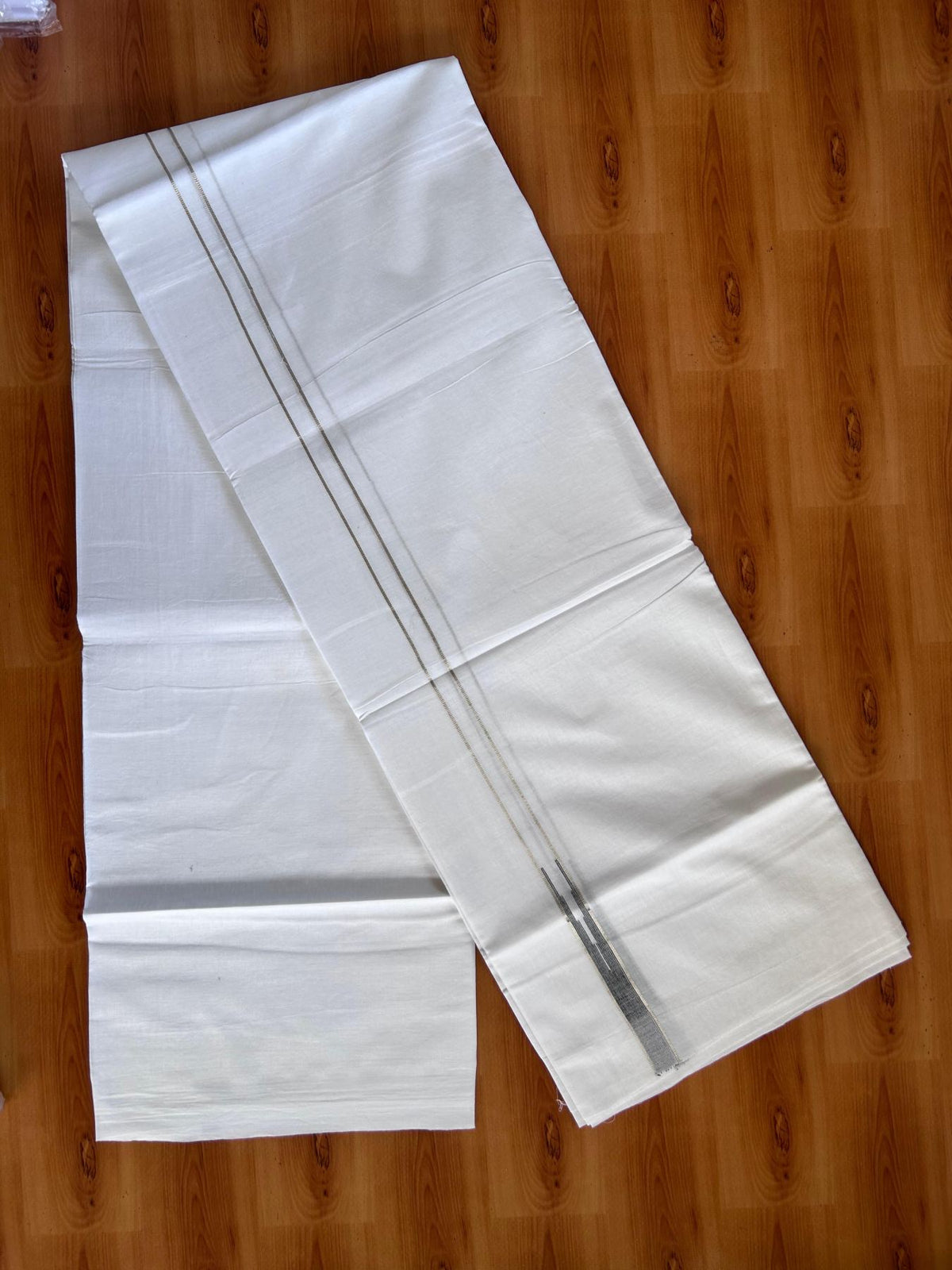 Pure White Double Mundu/Dhoti - 20% Discount ! Kaitharikada 100% Cotton - 100x80 - 0.5 inch Puliyilakkara Silver Kasav & Black Chutty 3.80 mtr (8 muzham) - 10 KK5513 MC