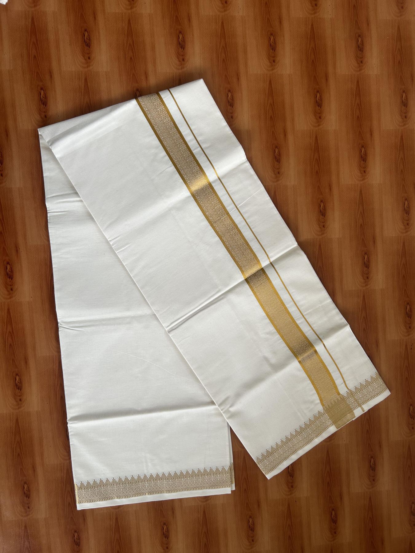 Single Off White - (Unbleached) Mundu/Dhoti - 20% Discount!! Kaitharikada Balaramapuram Pure Cotton - 40s - 1.25 inch Gold Kasav Jacquard Design Kara 2 mtr (4 muzham) - 23 KK5395 GAN