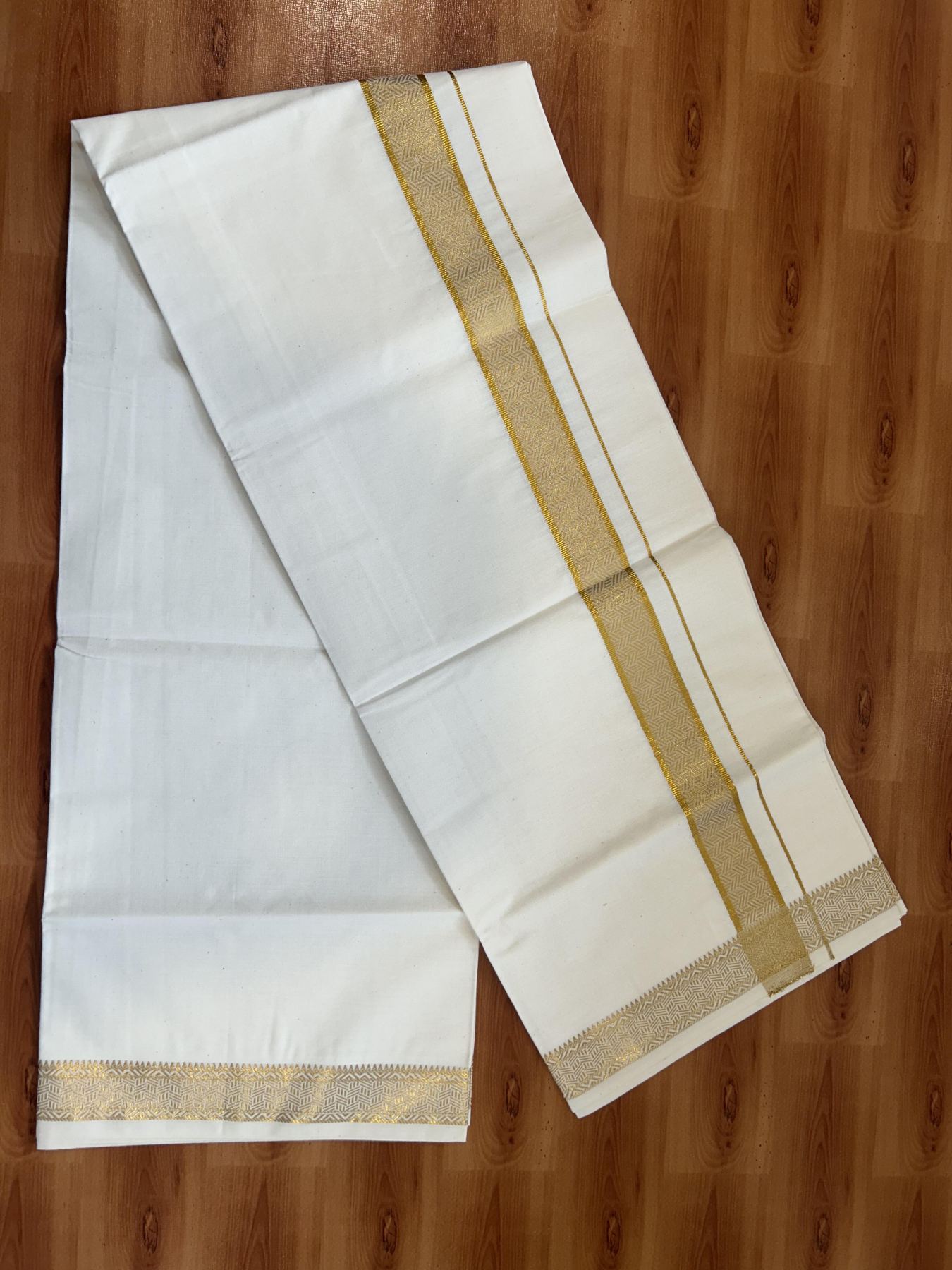 Single Off White - (Unbleached) Mundu/Dhoti - 20% Discount!! Kaitharikada Balaramapuram Pure Cotton - 40s - 1.25 inch Gold Kasav Jacquard Design Kara 2 mtr (4 muzham) - 18 KK5395 GAN