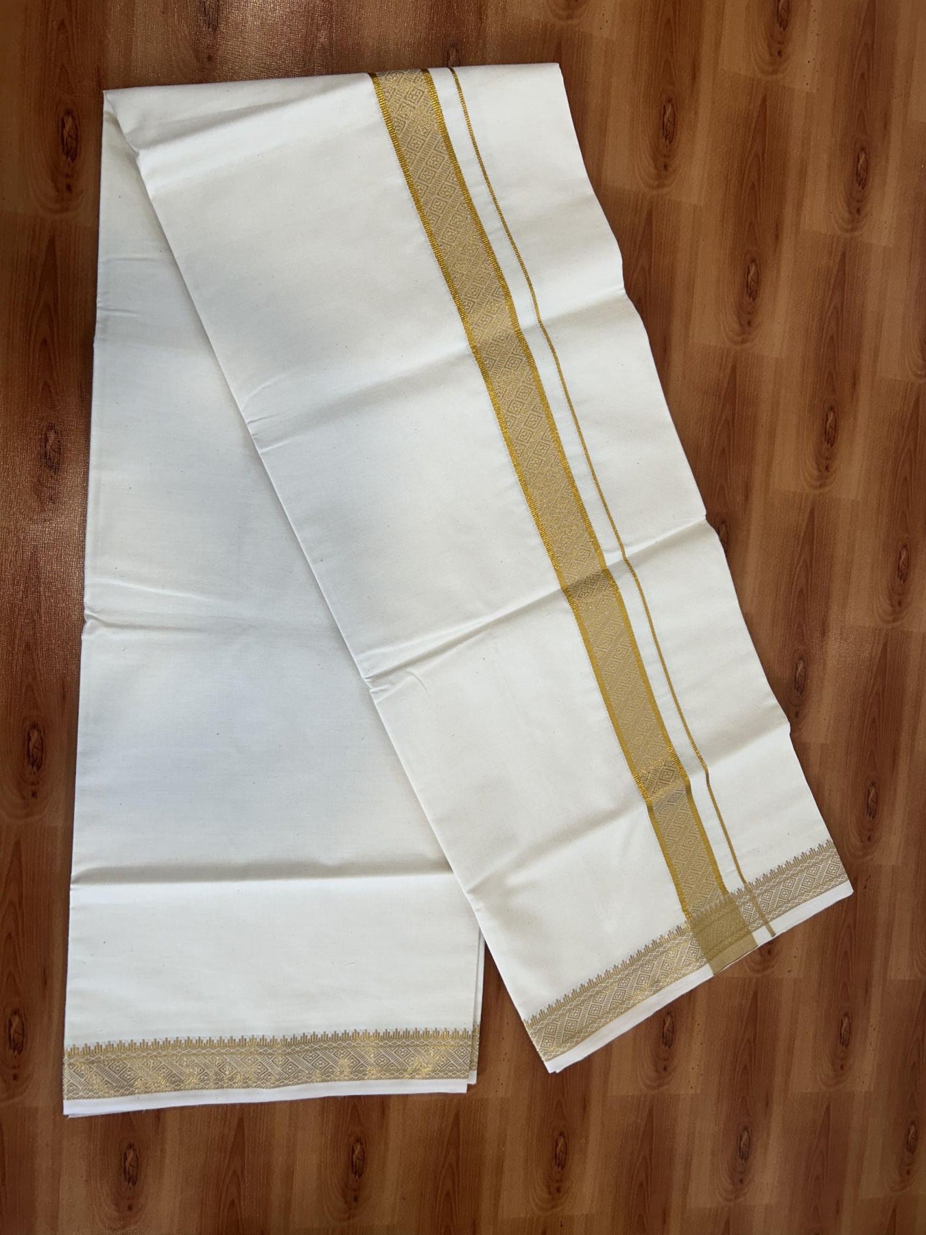 Single Off White - (Unbleached) Mundu/Dhoti - 20% Discount!! Kaitharikada Balaramapuram Pure Cotton - 40s - 1.25 inch Gold Kasav Jacquard Design Kara 2 mtr (4 muzham) - 22 KK5395 GAN
