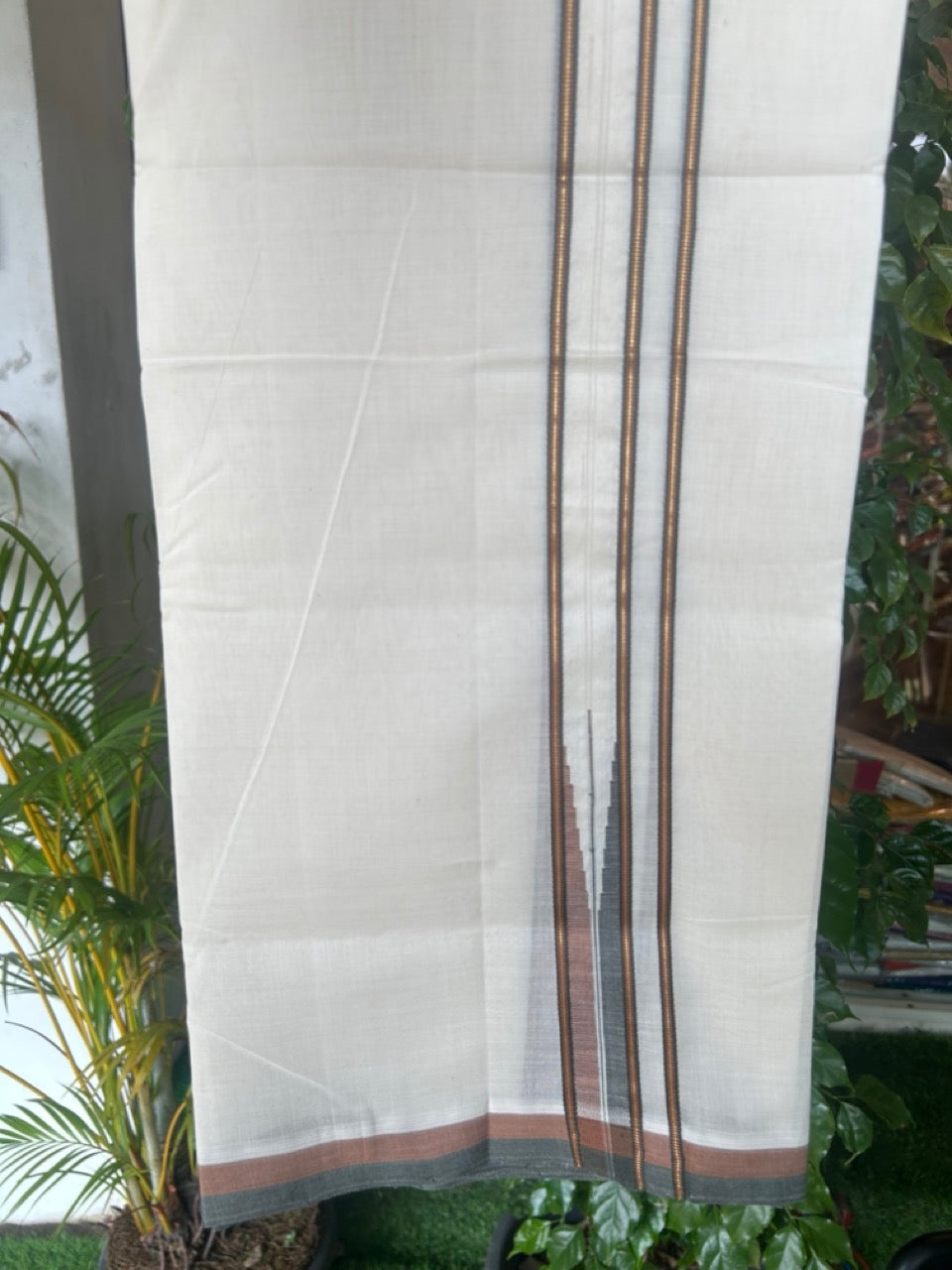 25% DISCOUNT!! KaithariKada HANDLOOM  UNAKKUPAAV Balaramapuram - 100% PURE Cotton OFF White - (Unbleached) Double Mundu/Dothi - 100x100 - Kasavu 3 cm Brown & Ash black chutty 3.80 meter (8.5 Muzham) - 32KK5167REA
