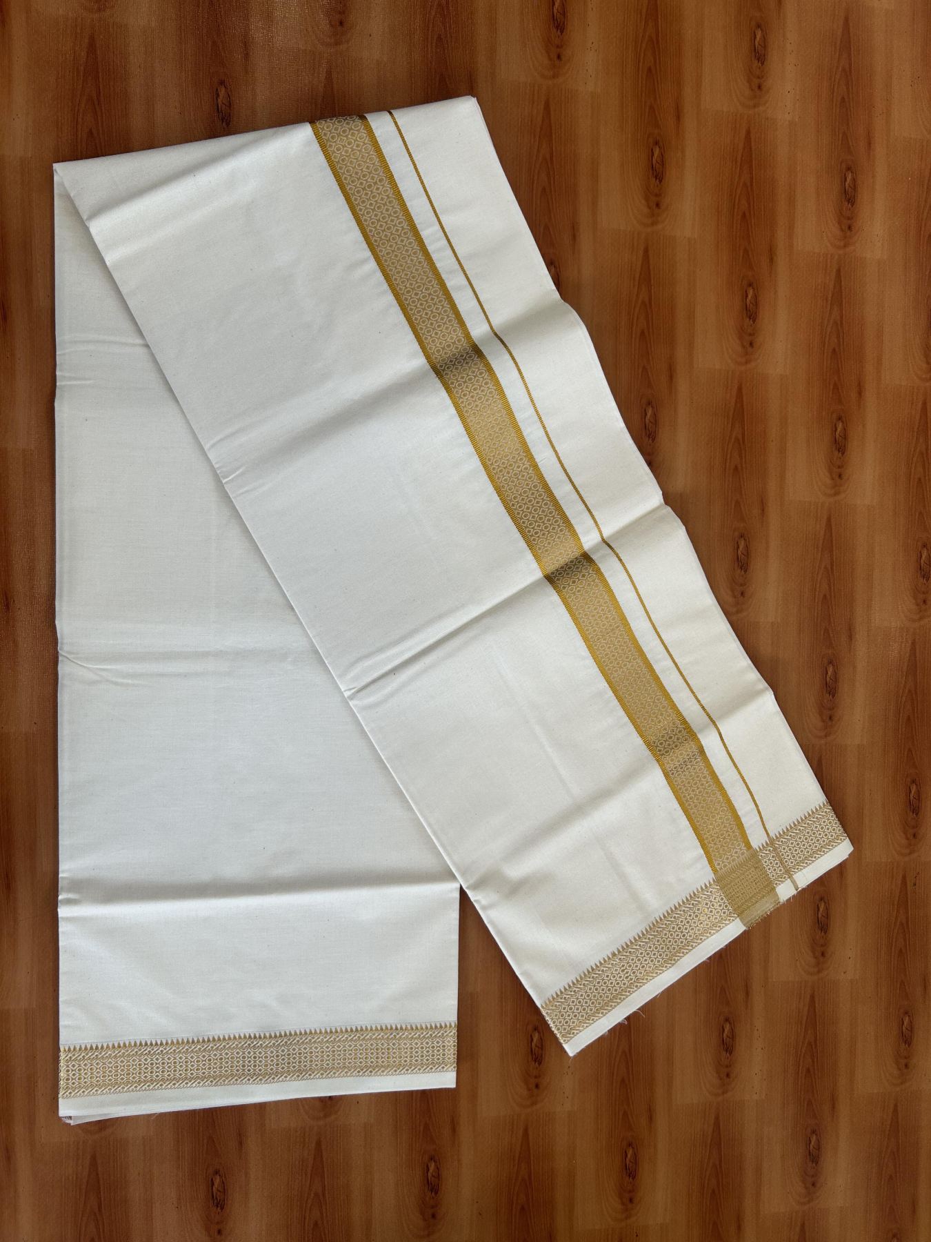 Single Off White - (Unbleached) Mundu/Dhoti - 20% Discount!! Kaitharikada Balaramapuram Pure Cotton - 40s - 1.25 inch Gold Kasav Jacquard Design Kara 2 mtr (4 muzham) - 19 KK5395 GAN
