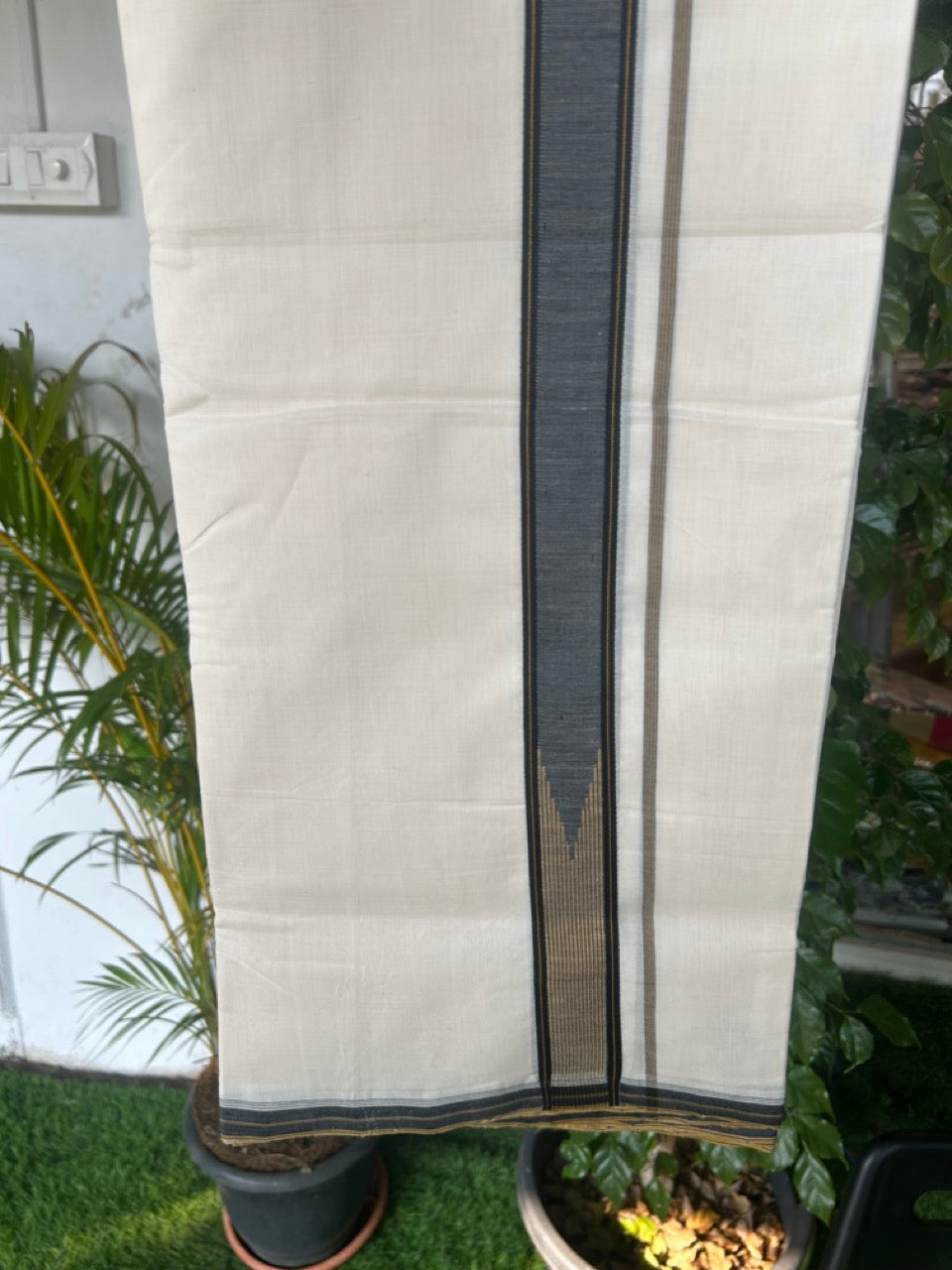25% DISCOUNT!! KaithariKada HANDLOOM  UNAKKUPAAV Balaramapuram - 100% PURE Cotton OFF White - (Unbleached) Double Mundu/Dothi - 100X100 - 1.5 inch Puliyilakkara Black & Mustard Yellow striped chutty  - 3KK5167REA