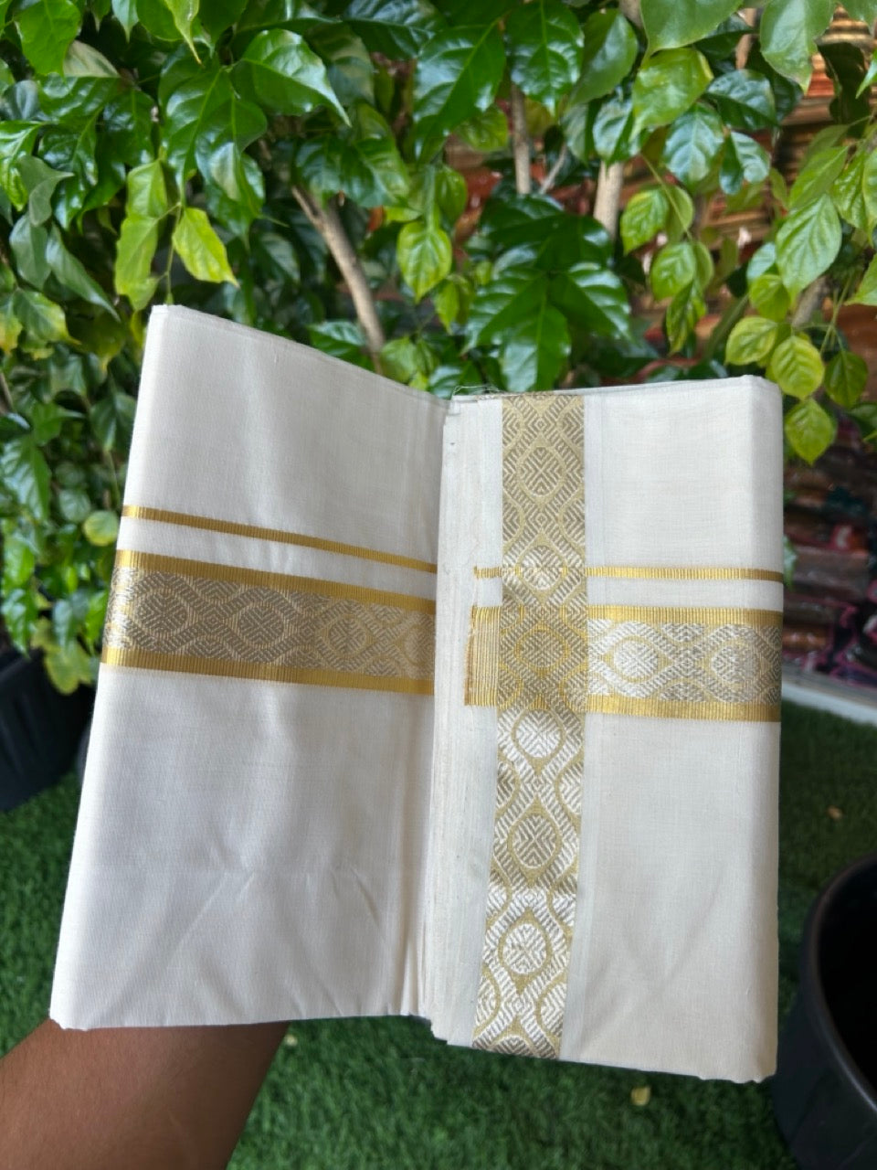 25% DISCOUNT ! KaithariKada HANDLOOM Unakkupaav Balaramapuram - 100% PURE Cotton Off White (Unbleached) Double Mundu/Dhoti - 80x90 - 1.5 inch Gold Kasavu & Silver Kasavu Jacquard Design Kara 4 mtr(8.5 Muzham) - 1KK5234 RAM