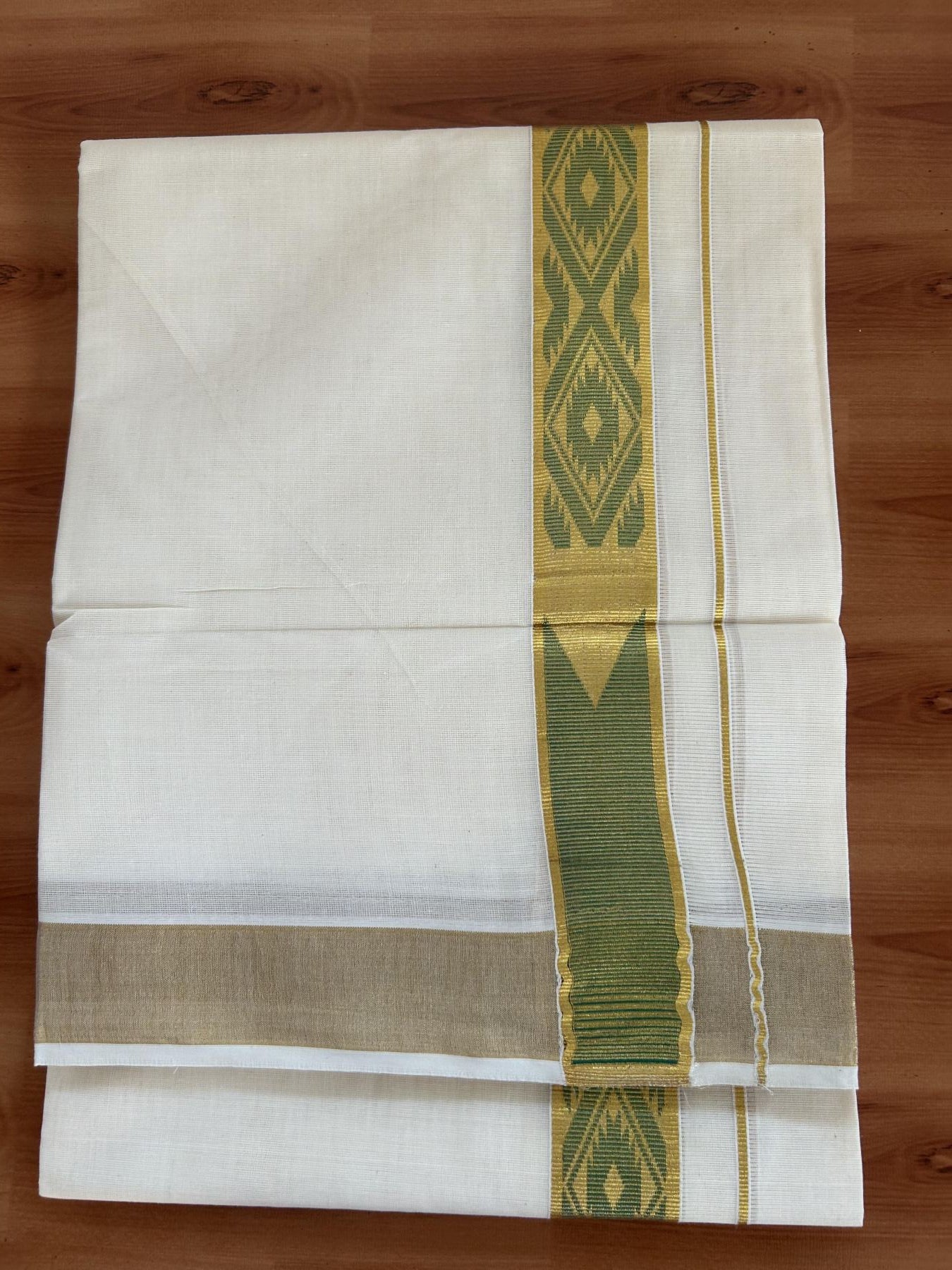 Double Off White (Unbleached) Mund/Dhoti - 20% Discount! KaithariKada Balaramapuram - Mixed Cotton (60s) - 1.5 inch Kasav Green Jacquard design chutty Kara 4.00 mtr (8.5 Muzham) - 10 KK5398 PMC