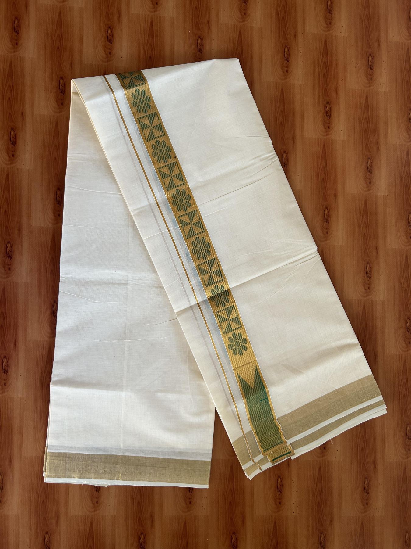 Double Off White (Unbleached) Mund/Dhoti - 20% Discount! KaithariKada Balaramapuram - Mixed Cotton (60s) - 1.5 inch Kasav Green Jacquard design chutty Kara 4.00 mtr (8.5 Muzham) - 11 KK5398 PMC