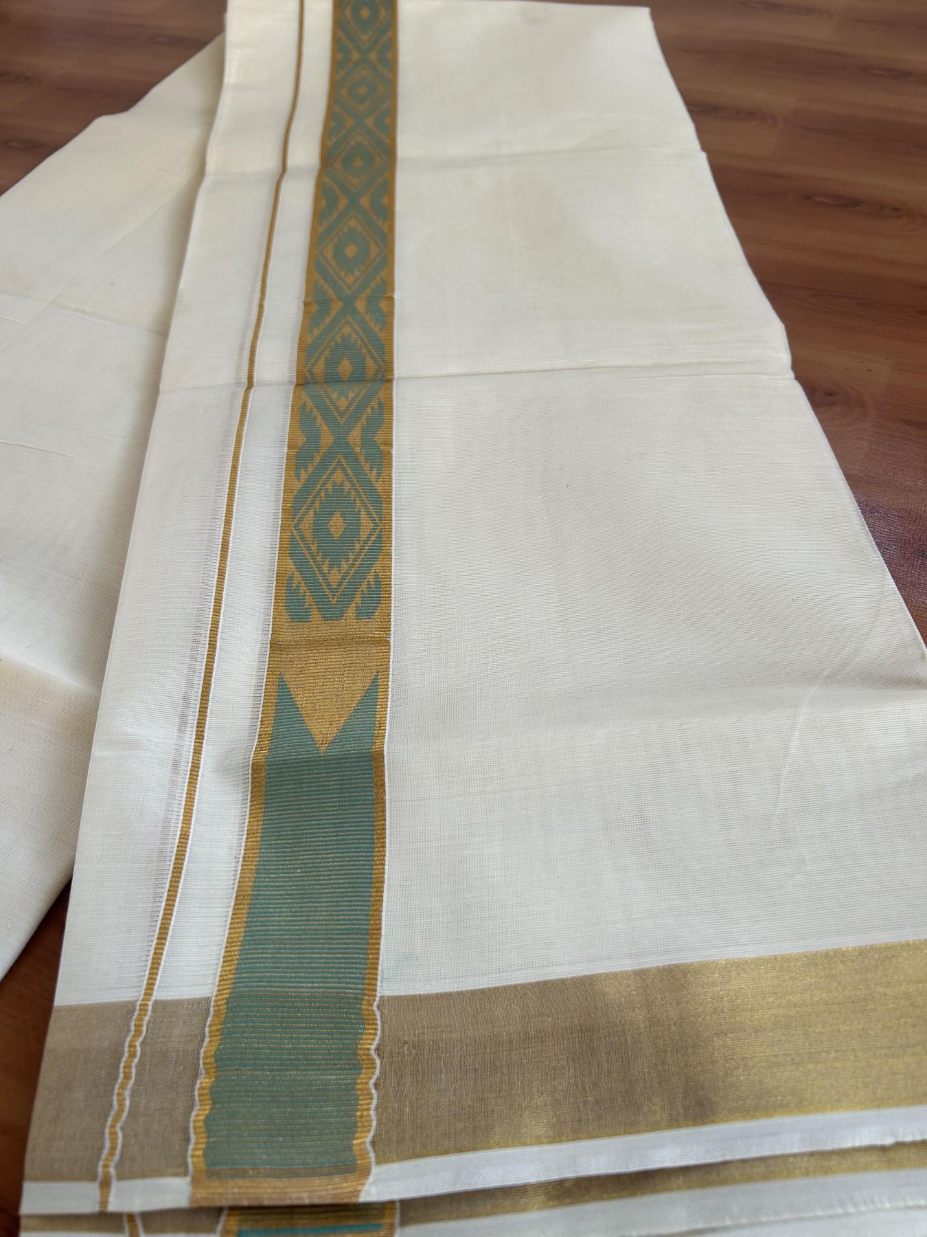 Double Off White (Unbleached) Mund/Dhoti - 20% Discount! KaithariKada Balaramapuram - Mixed Cotton (60s) - 1.5 inch Kasav Turquoise Green Jacquard design chutty Kara 4.00 mtr (8.5 Muzham) - 9 KK5398 PMC