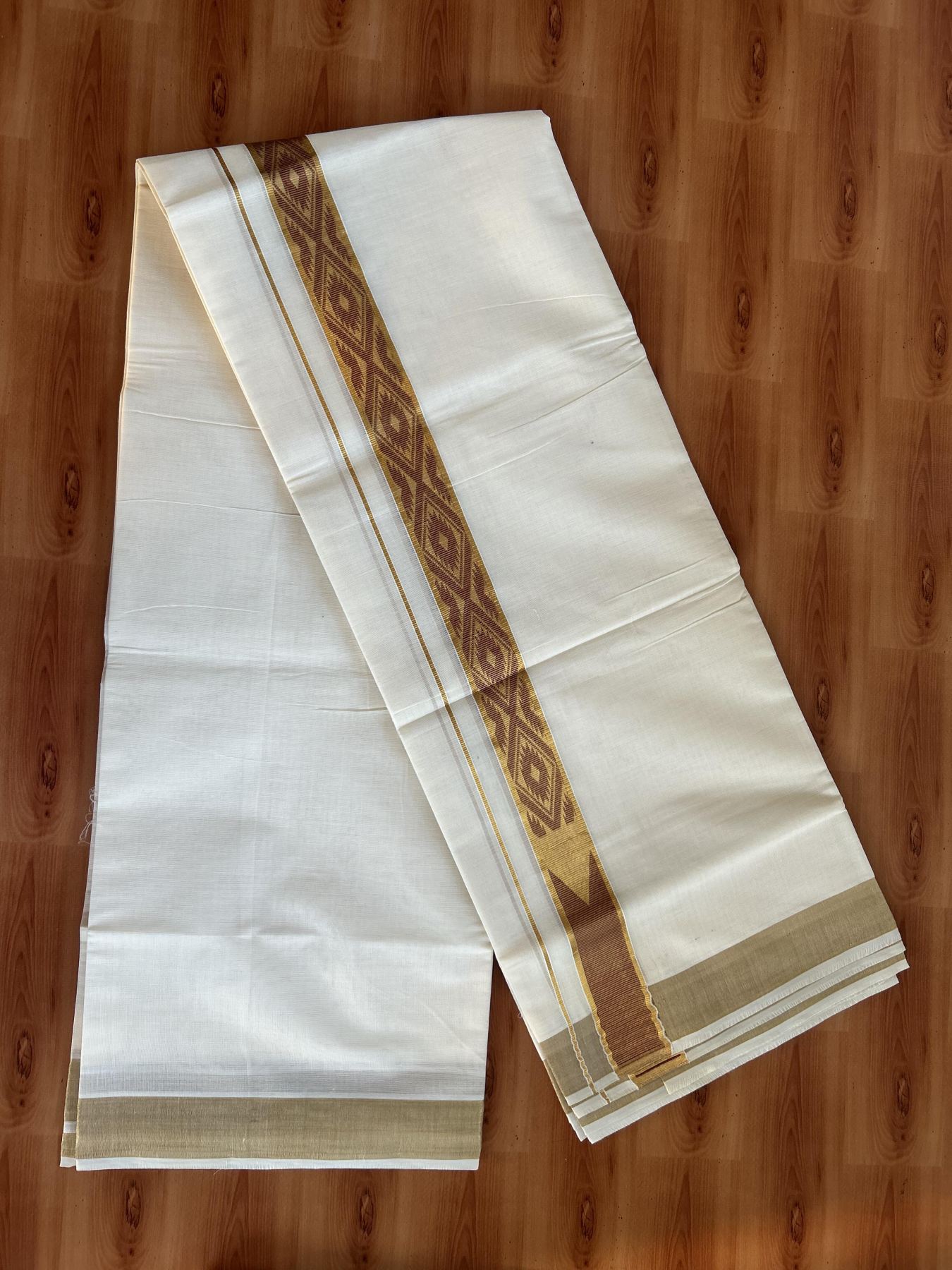 Double Off White (Unbleached) Mund/Dhoti - 20% Discount! KaithariKada Balaramapuram - Mixed Cotton (60s) - 1.5 inch Kasav Maroon Jacquard design chutty Kara 4.00 mtr (8.5 Muzham) -  22 KK5398 PMC