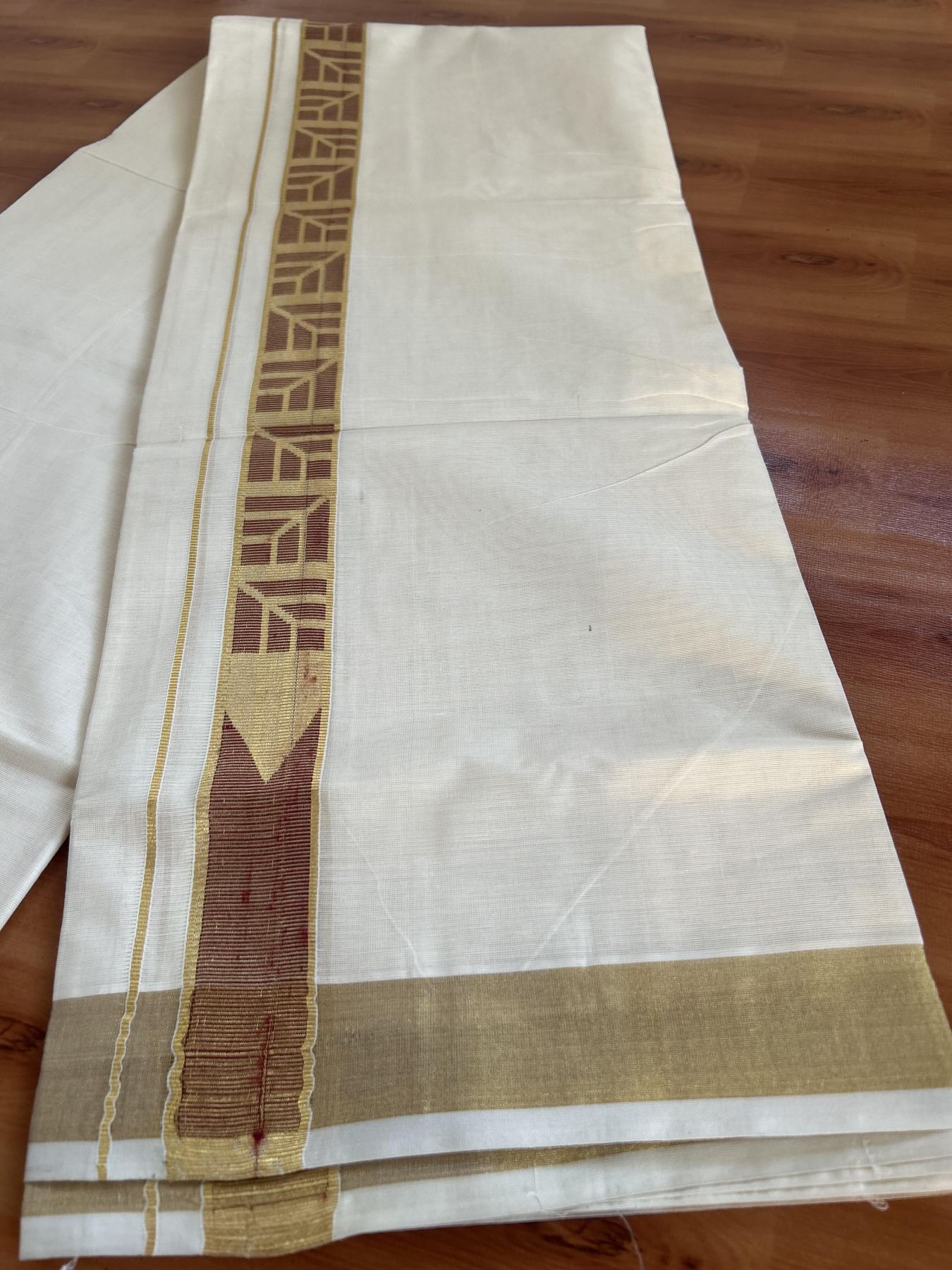 Double Off White (Unbleached) Mund/Dhoti - 20% Discount! KaithariKada Balaramapuram - Mixed Cotton (60s) - 1.5 inch Kasav Maroon Jacquard design chutty Kara 4.00 mtr (8.5 Muzham) -  23 KK5398 PMC