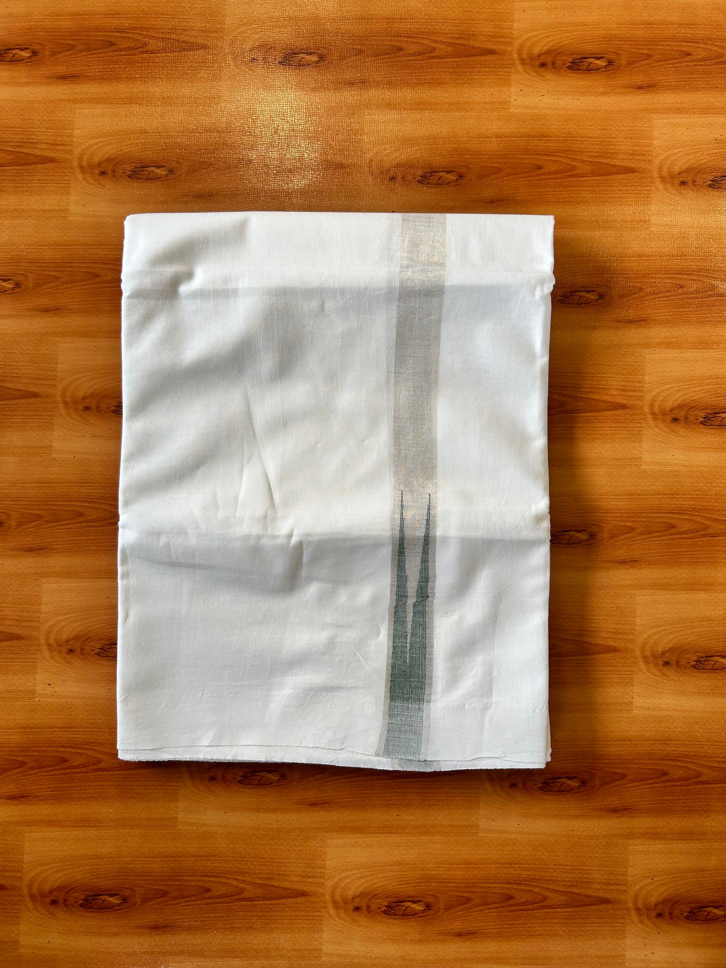 Pure White Double Mundu/Dhoti - 20% Discount ! Kaitharikada Balaramapuram 100% Cotton - 100x80 - 1 inch Puliyilakkara Silver Kasav & Dark Green Chutty Kara 3.90 mtr (8 muzham) - 26 KK5446 VAS