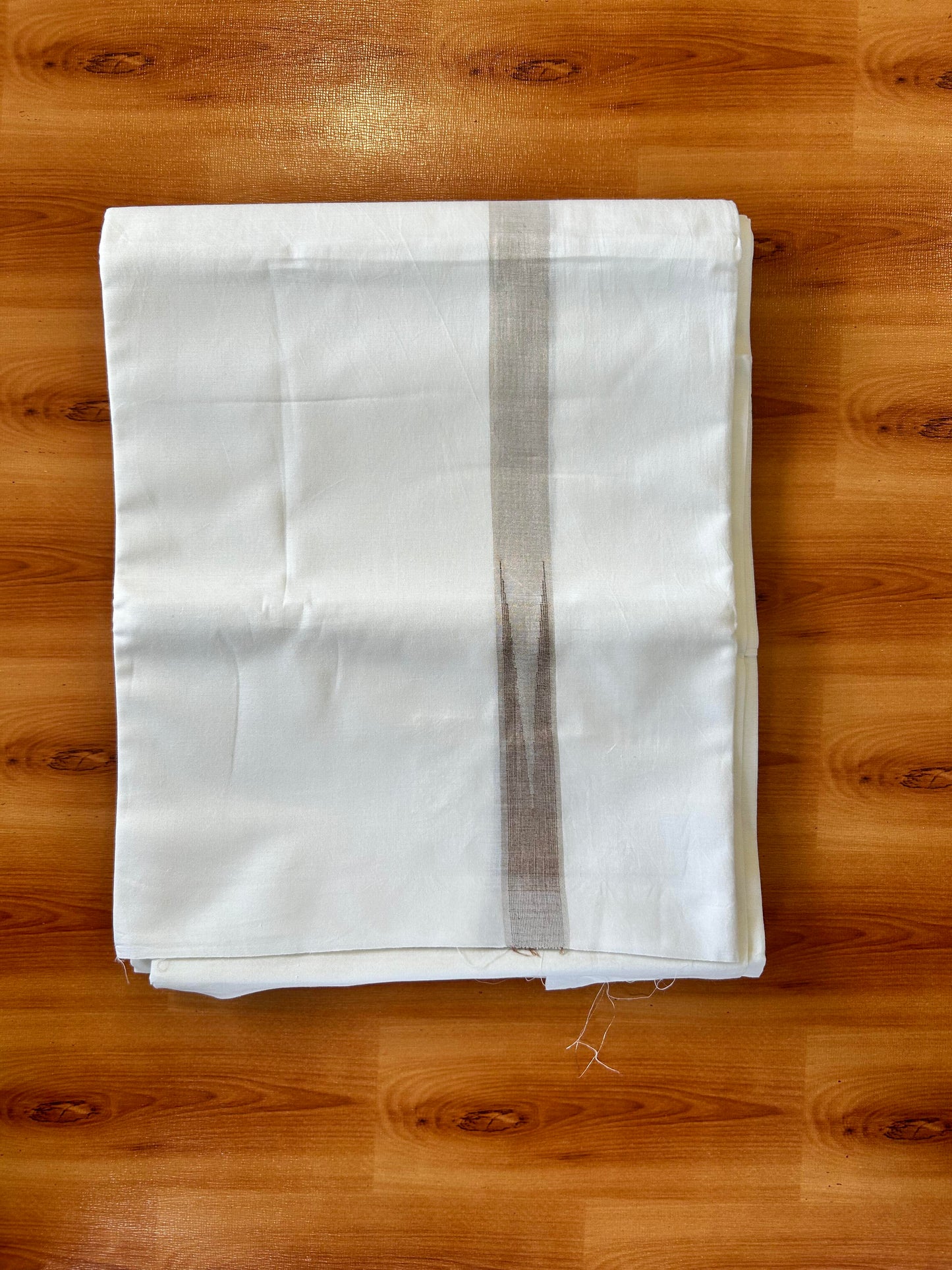 Pure White Double Mundu/Dhoti - 20% Discount ! Kaitharikada Balaramapuram 100% Cotton - 100x80 - 1 inch Puliyilakkara Silver Kasav & Brown Chutty Kara 3.90 mtr (8 muzham) - 21 KK5446 VAS