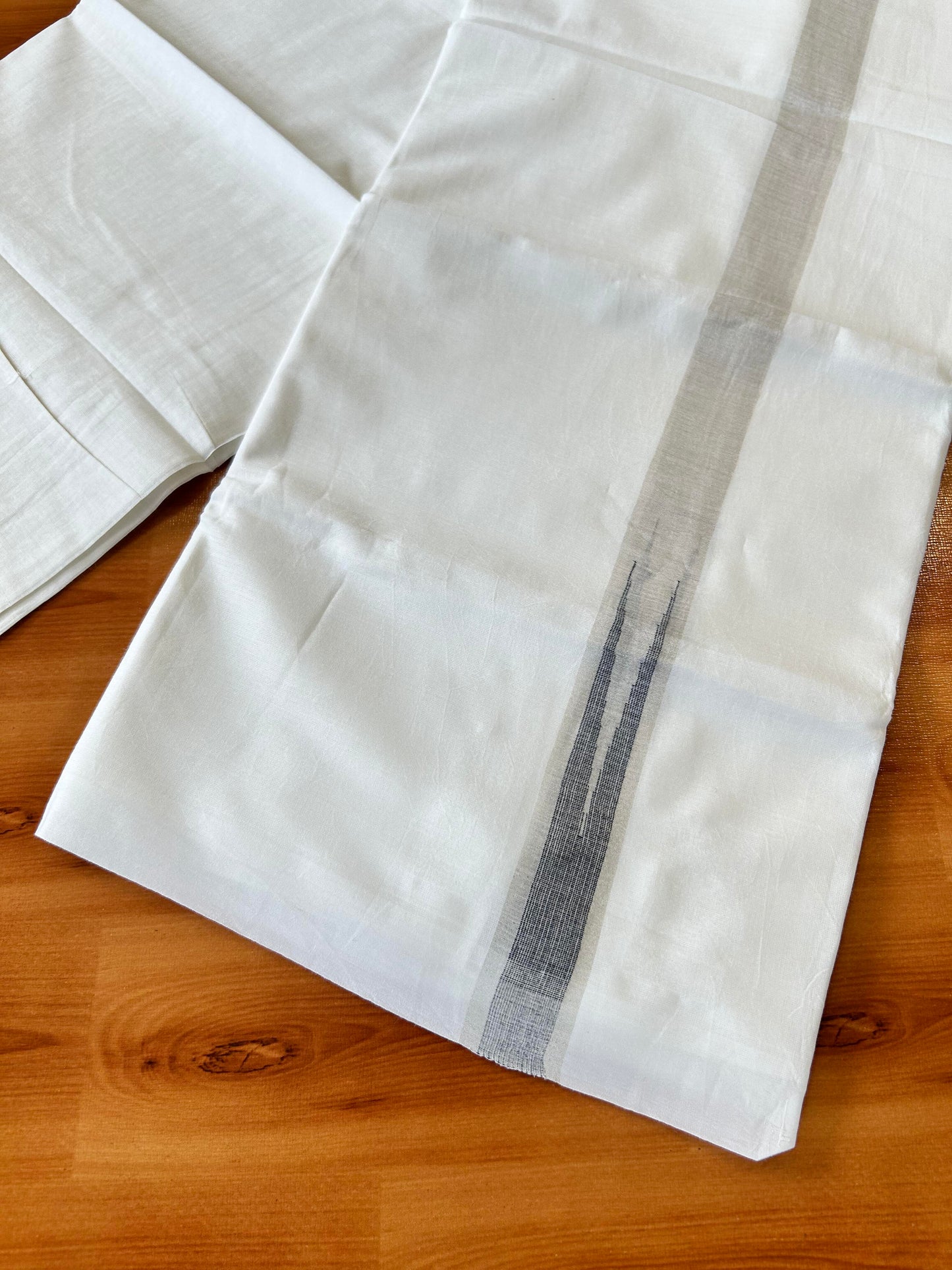 Pure White Double Mundu/Dhoti - 20% Discount ! Kaitharikada Balaramapuram 100% Cotton - 100x80 - 1 inch Puliyilakkara Silver Kasav & Black Chutty Kara 3.90 mtr (8 muzham) - 20 KK5446 VAS