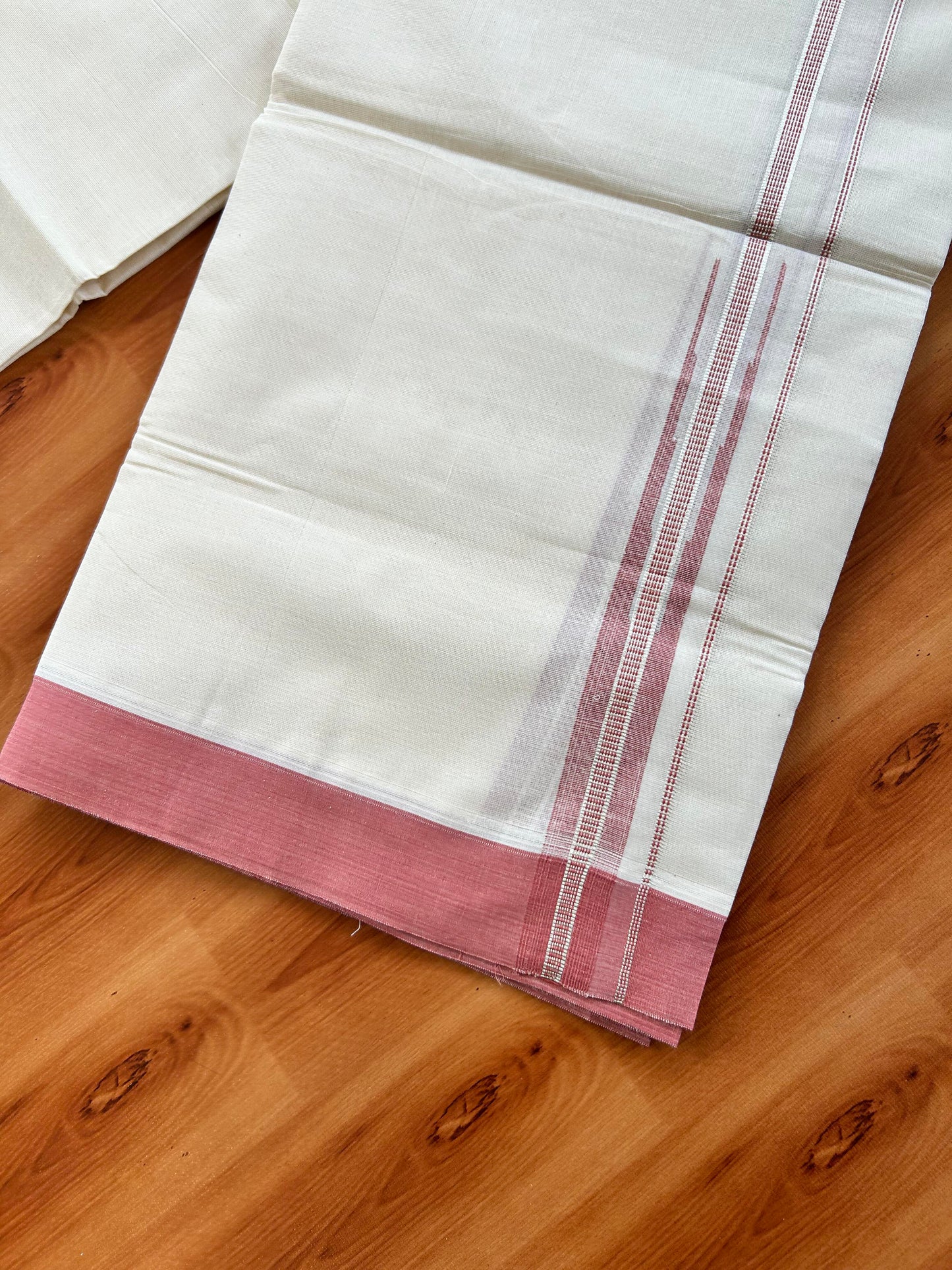 Off White Double (Unbleached) Mundu/Dhoti - 20% Discount! KaithariKada Balaramapuram 100% Cotton -100x80 - 1 inch Silver Kasav & Dusty Rose Puliyilakkara Chutty Kara 4 mtr (8.5 Muzham) - 37 KK5440 VIN