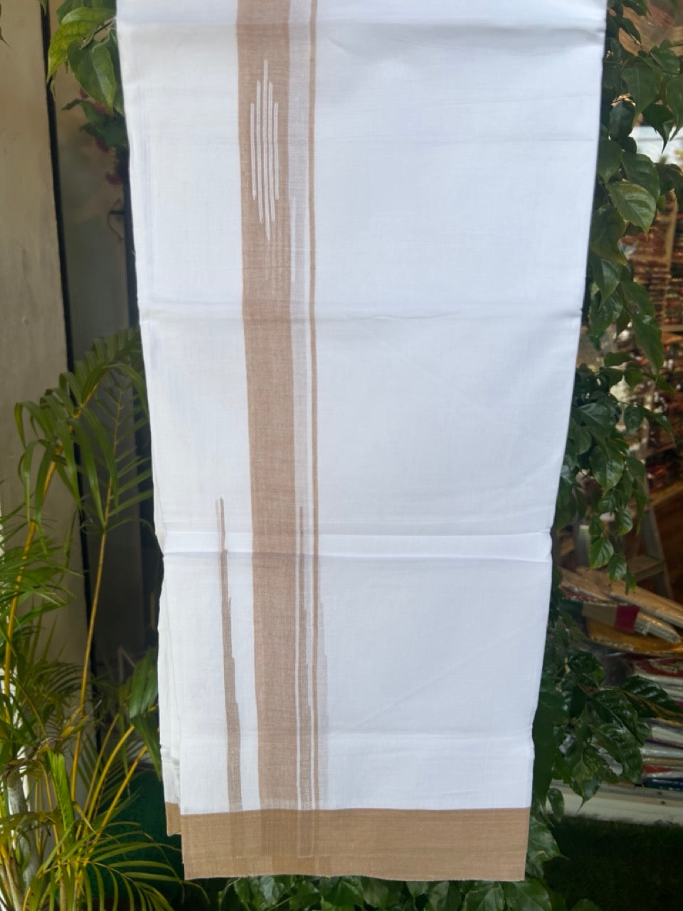 27% DISCOUNT!!! KaithariKada Balaramapuram 100% Cotton Double PURE white Mundu/Dhoti - 80X80 - 2.25 Inch Sand Brown shaded Centre stripes Putta Chutty kara - 45KK5074THI