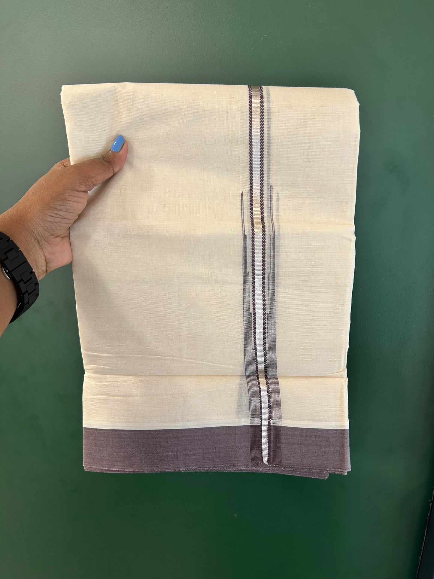 Off White Double (Unbleached) Mundu/Dhoti - 20% Discount! KaithariKada Balaramapuram 100% Cotton -100x80 - 1 inch Silver Kasav & Purplish Brown Puliyilakkara Chutty Kara 4 mtr (8.5 Muzham) - 49 KK5440 VIN