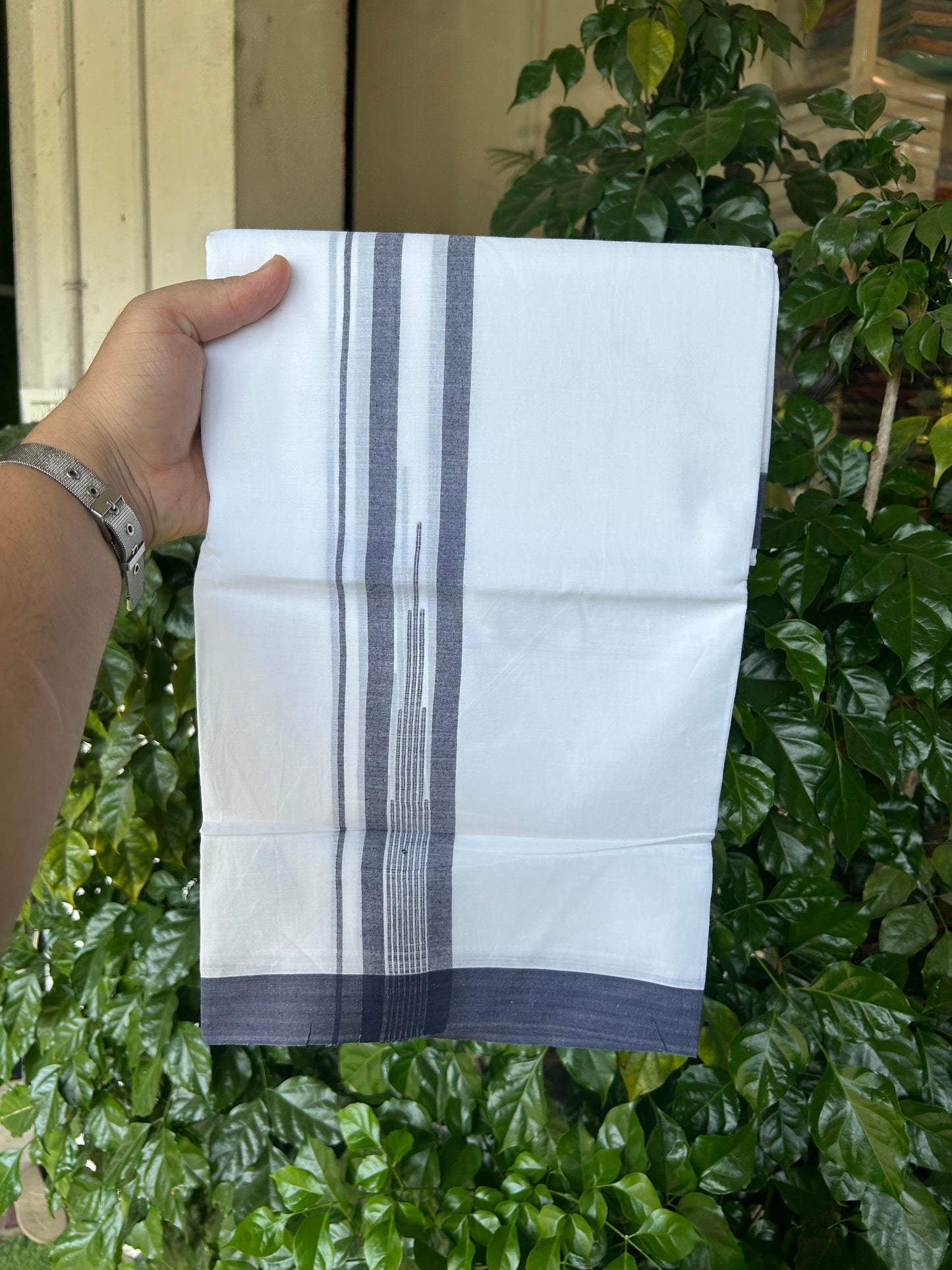 20% Discount ! Kaitharikada Balaramapuram 100% Pure Cotton Double Pure White Mundu/Dhoti - 100x80 - 1.5 inch Navy Blue shaded striped Temple chutty 3.90 mtr (8.5 muzham) - 77 KK5361 PMC
