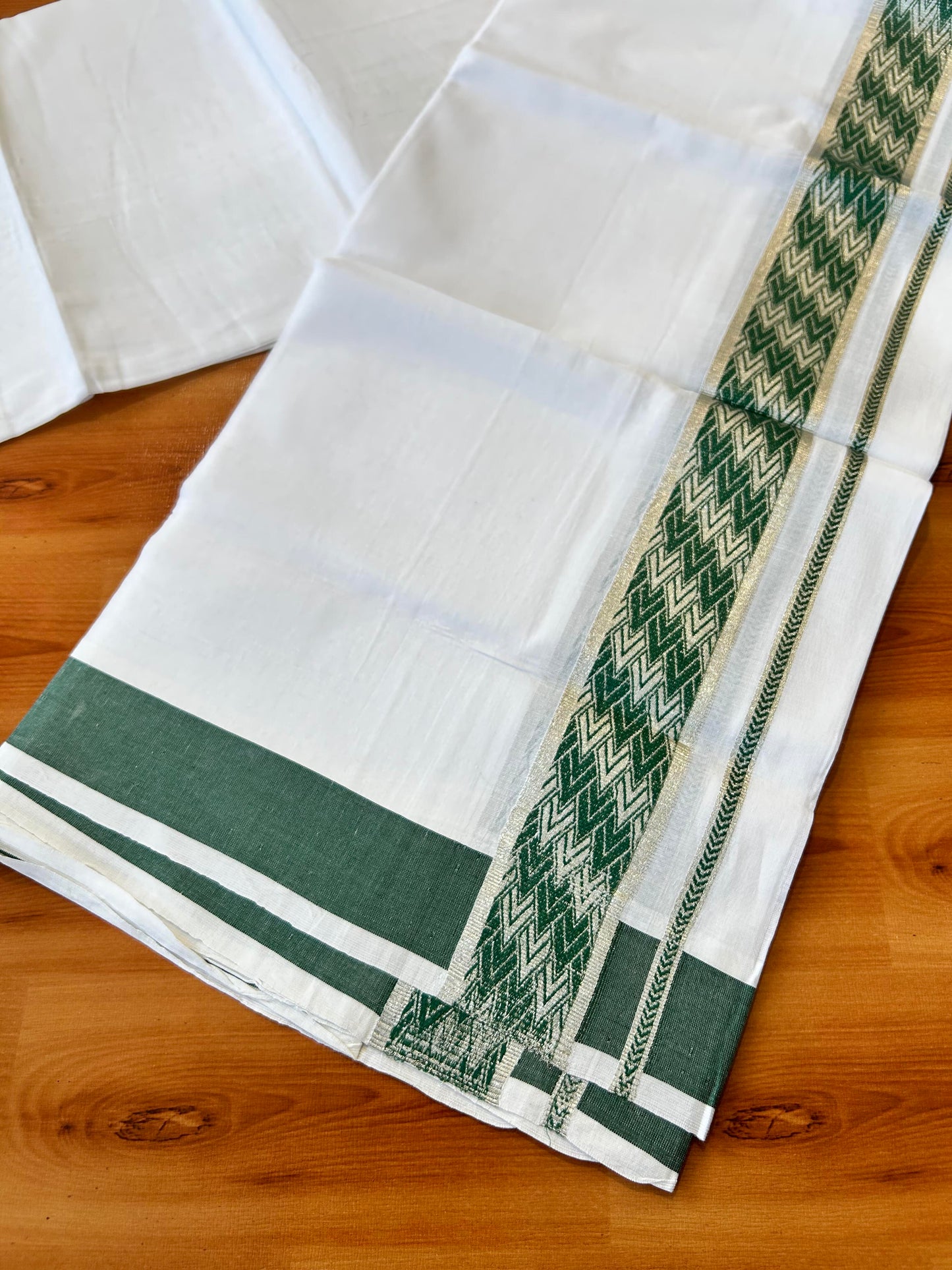 Double Pure white Mundu/Dhoti - 20% Discount! KaithariKada Balaramapuram 100% Cotton  - 100x80 - 1.75 Inch Silver Kasav Green jacquard pattern Kara 3.90 mtr (8 muzham) - 67 KK5432 PMC