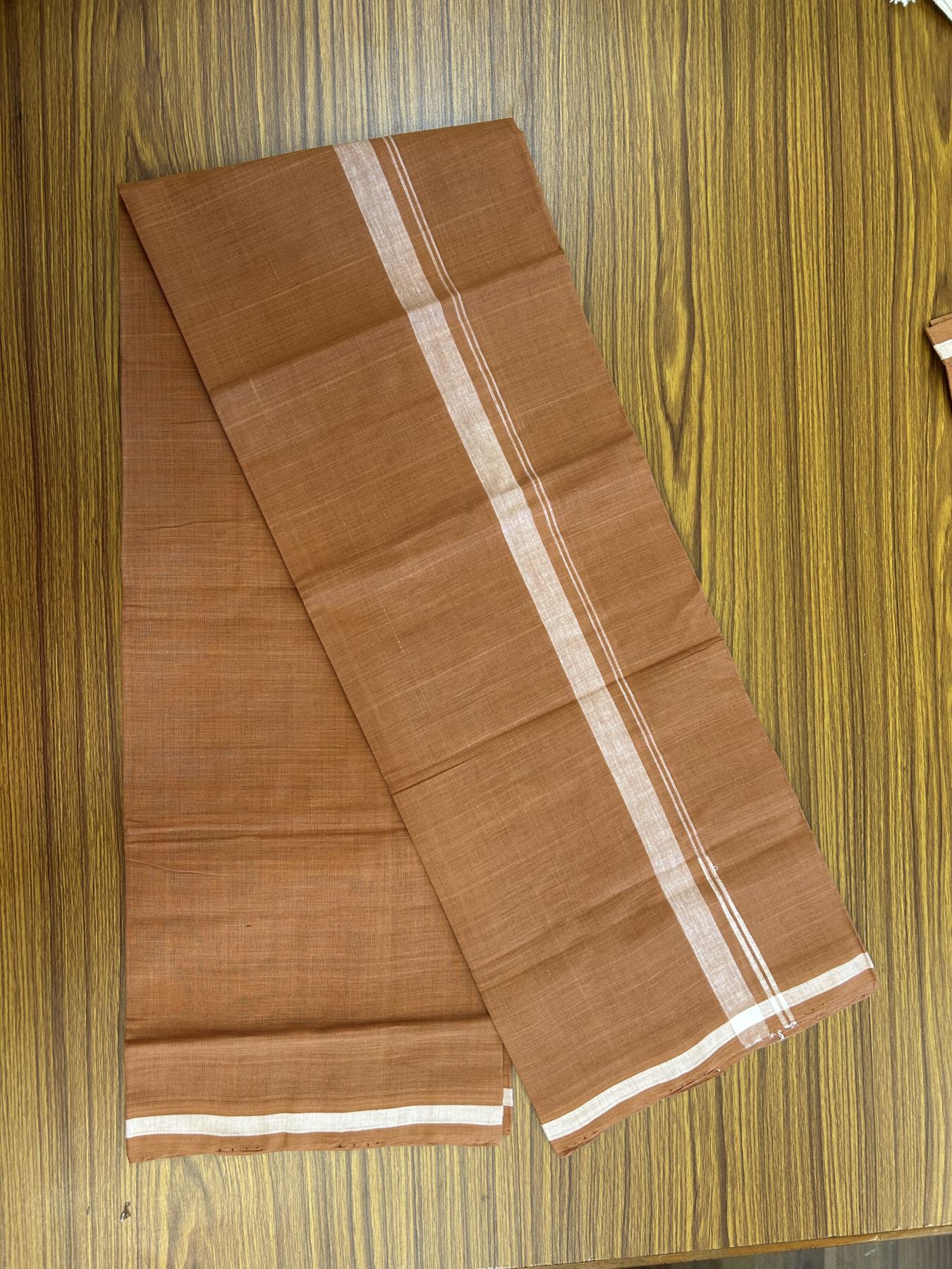 Kerala Handloom Single Hallmarked - 10% Discount !! KaithariKada 100% Pure Cotton - Mundu/Dhoti 2 cm Puliyilakkara White Shaded Chutty Kara with Kavi colour Body - (2 meter / 4 muzham) - 5 KK8048 ELA