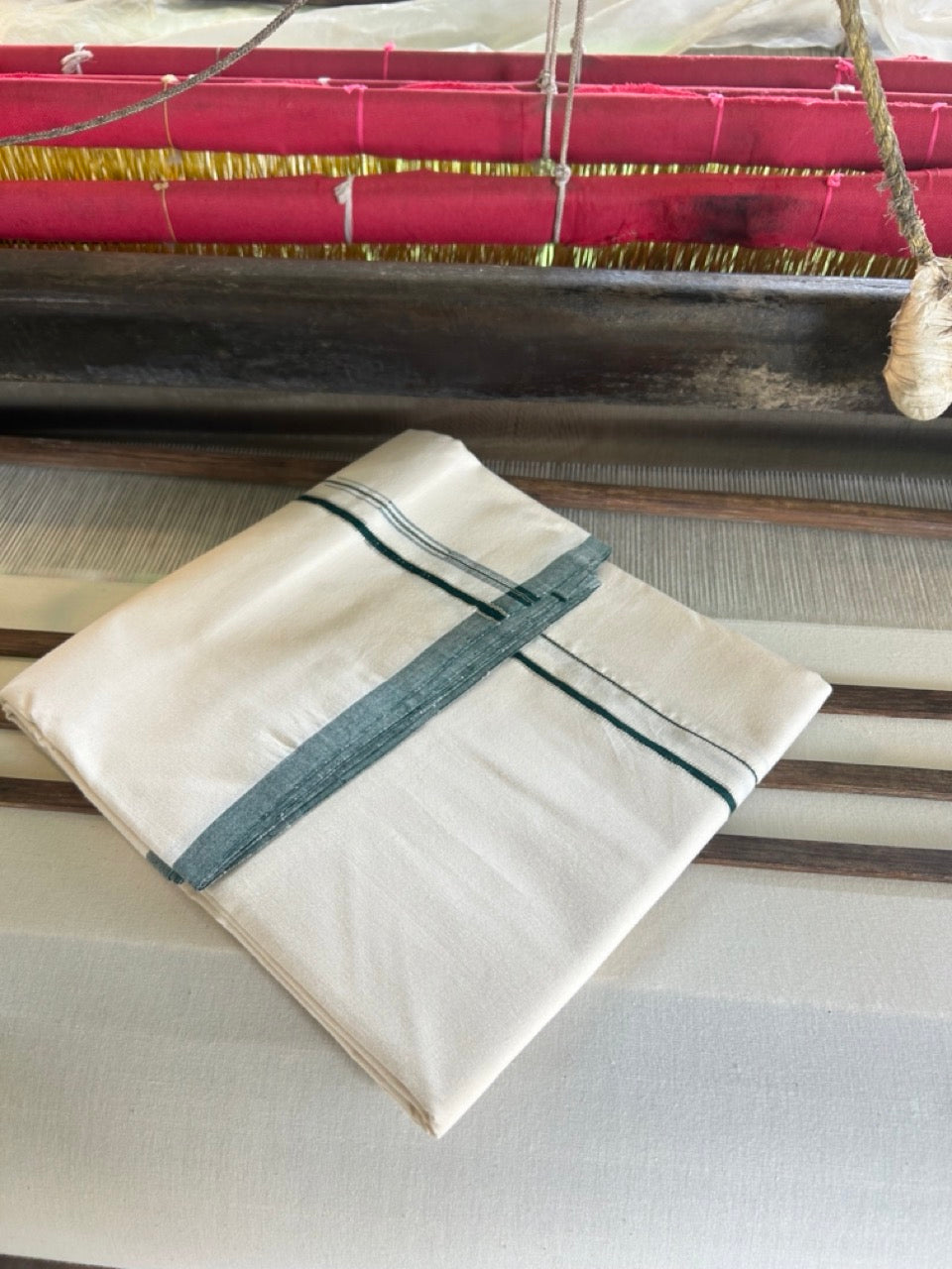 SIGNATURE KAITHARIKADA EXCLUSIVE SINGLE DHOTI - 100% Cotton Balaramapuram HANDLOOM Single Mundu/Dhoti - Off White - (Unbleached)  0.25inch Green & Silver Kasavu Kara  (2 metre / 4 muzham) - 8KK5010KAI