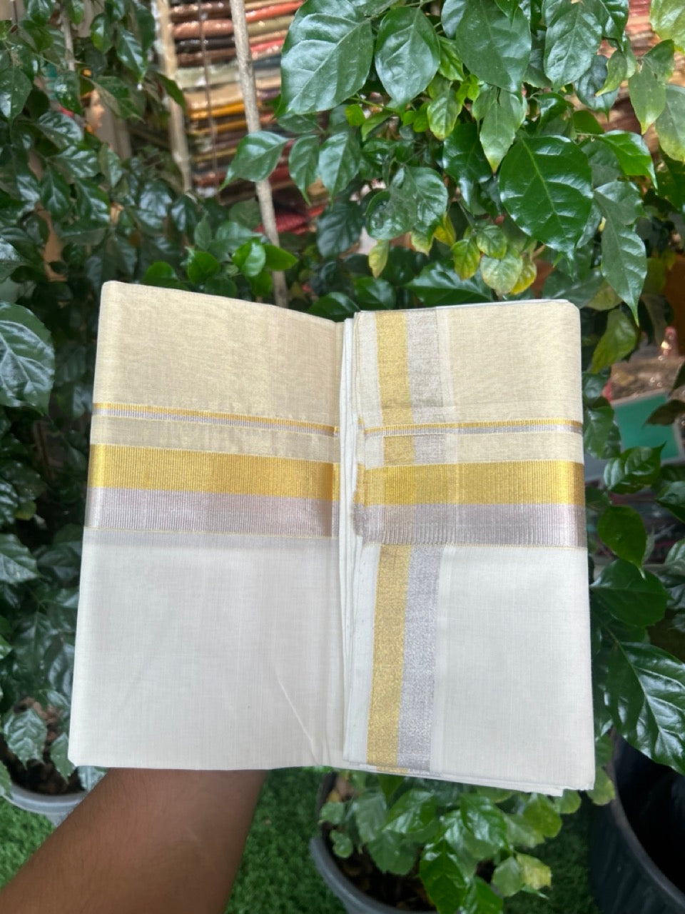 25% Discount ! Kaitharikada Handloom Unakkupaav Balaramapuram - 100% Pure Cotton Off White - (Unbleached) Double Mundu/Dhoti - 100x80 - 7 inch Gold & Silver Kasav Half Tissue Kara 4 mtr (8.5 Muzham) - 26 KK5301 ABH