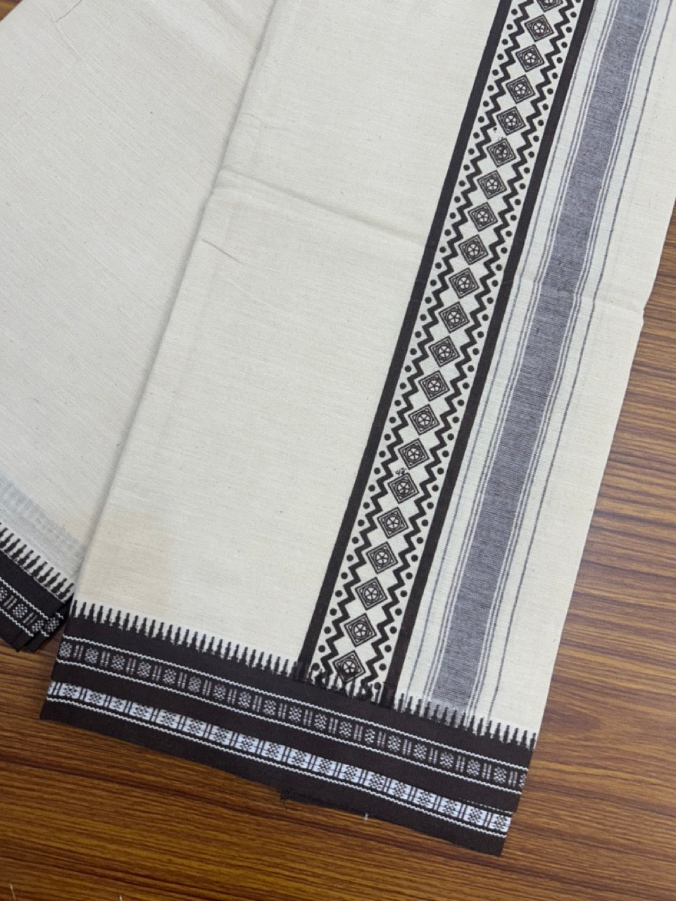 12% Discount !! Kaitharikada Pure Cotton Single OFF WHITE - (Unbleached) Kaily / Lungi - 3.25 inch Dark Brown Striped Printed kara Kuppadam Border with OFF WHITE colour body (2 meter / 4 muzham)- 26KK8019AS