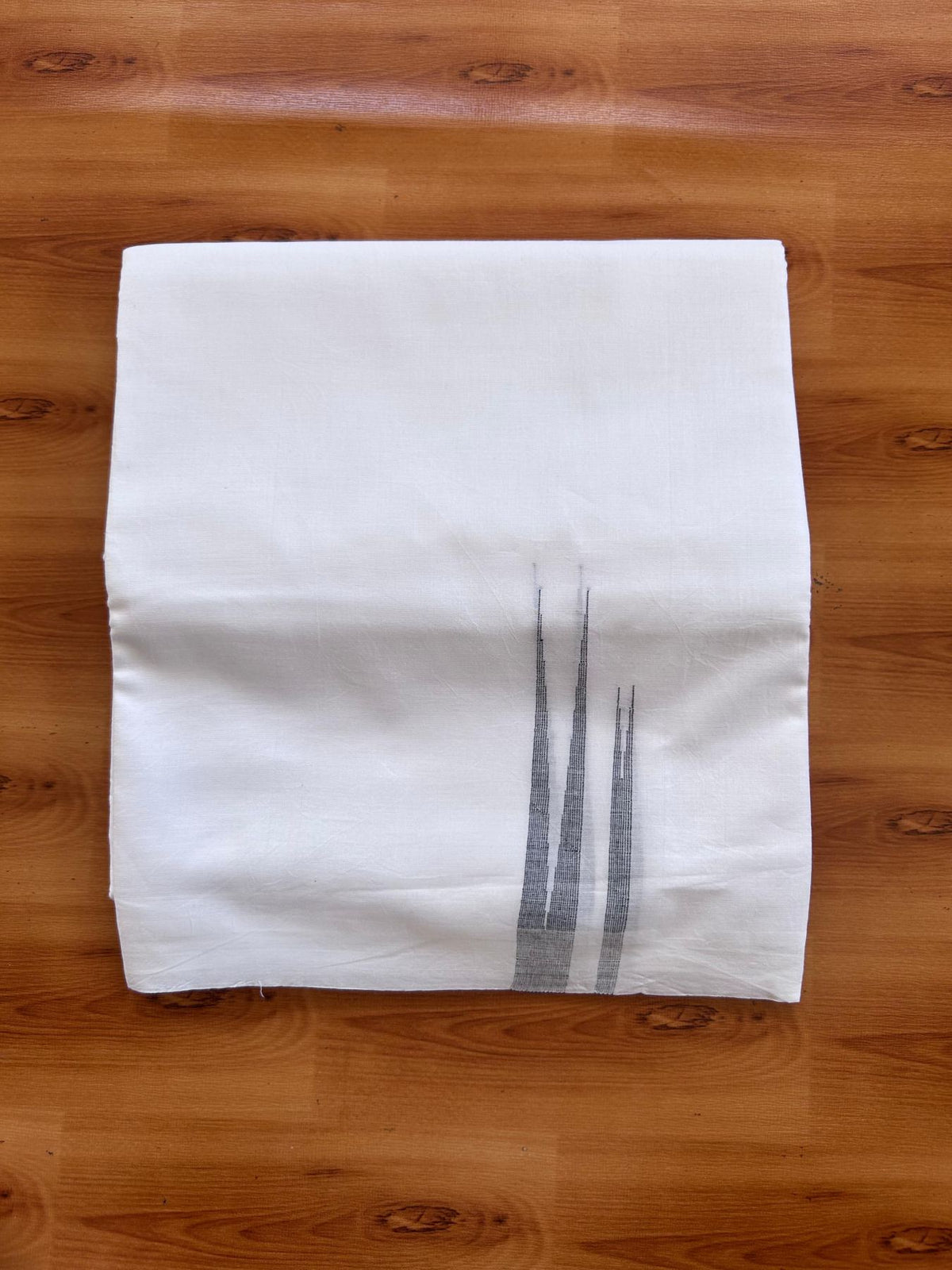Double Pure White Mundu/Dhoti - 20% Discount !! KaithariKada Balaramapuram 100% Cotton - 100x80 - 0.75 inch Navy Blue Striped Double Chutty Kara 3.90 mtr (8 muzham) - 15 KK5515 CKS