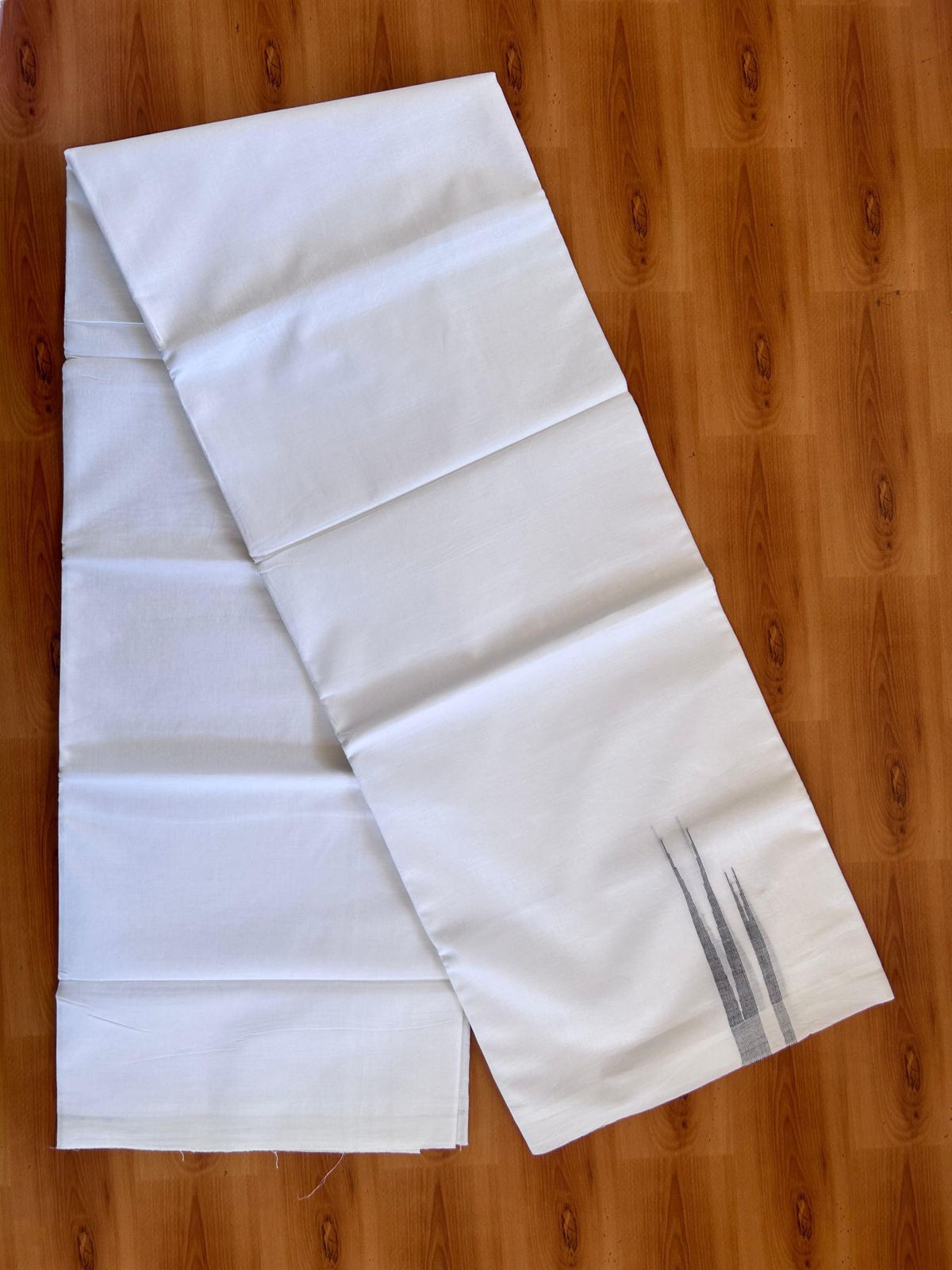 Double Pure White Mundu/Dhoti - 20% Discount !! KaithariKada Balaramapuram 100% Cotton - 100x80 - 0.75 inch Navy Blue Striped Double Chutty Kara 3.90 mtr (8 muzham) - 15 KK5515 CKS