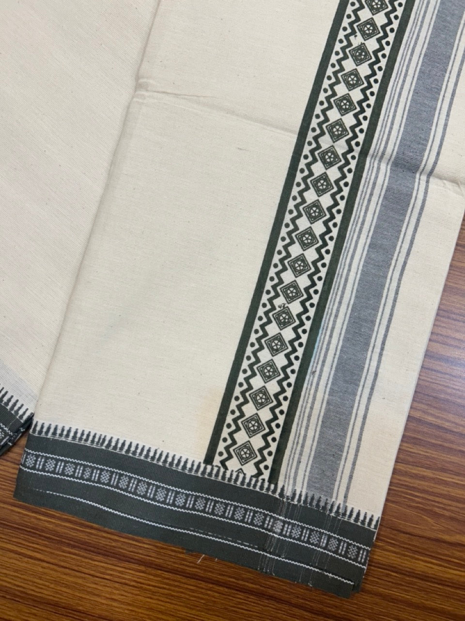 12% Discount !! Kaitharikada Pure Cotton Single OFF WHITE - (Unbleached) Kaily / Lungi - 3.25 inch Sage Green Striped Printed kara Kuppadam Border with OFF WHITE colour body (2 meter / 4 muzham)- 25KK8019AS