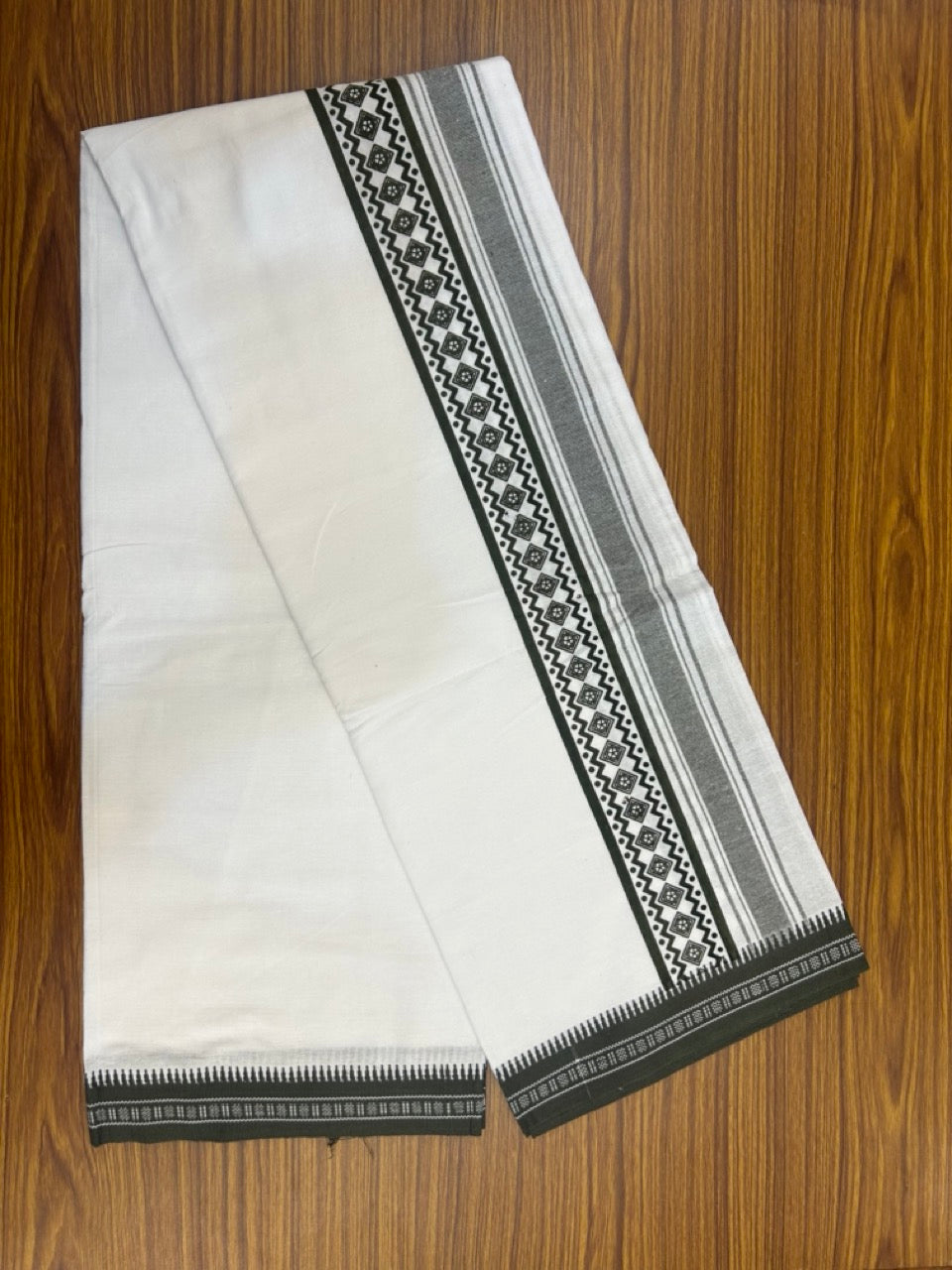 18% Discount!!! Kaitharikada Pure Cotton - Single Kaily / Lungi - 3.25 inch  Sage Green Striped Kuppadam kara with White colour body (2 meter / 4 muzham) - 27KK8019AS