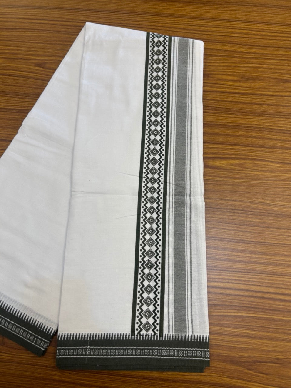 18% Discount!!! Kaitharikada Pure Cotton - Single Kaily / Lungi - 3.25 inch  Sage Green Striped Kuppadam kara with White colour body (2 meter / 4 muzham) - 27KK8019AS