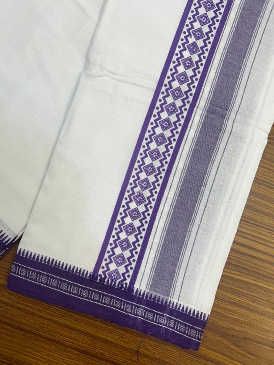 18% Discount!!! Kaitharikada Pure Cotton - Single Kaily / Lungi -3.5 inch  Violet Striped Kuppadam kara with White colour body (2 meter / 4 muzham) - 29KK8019AS
